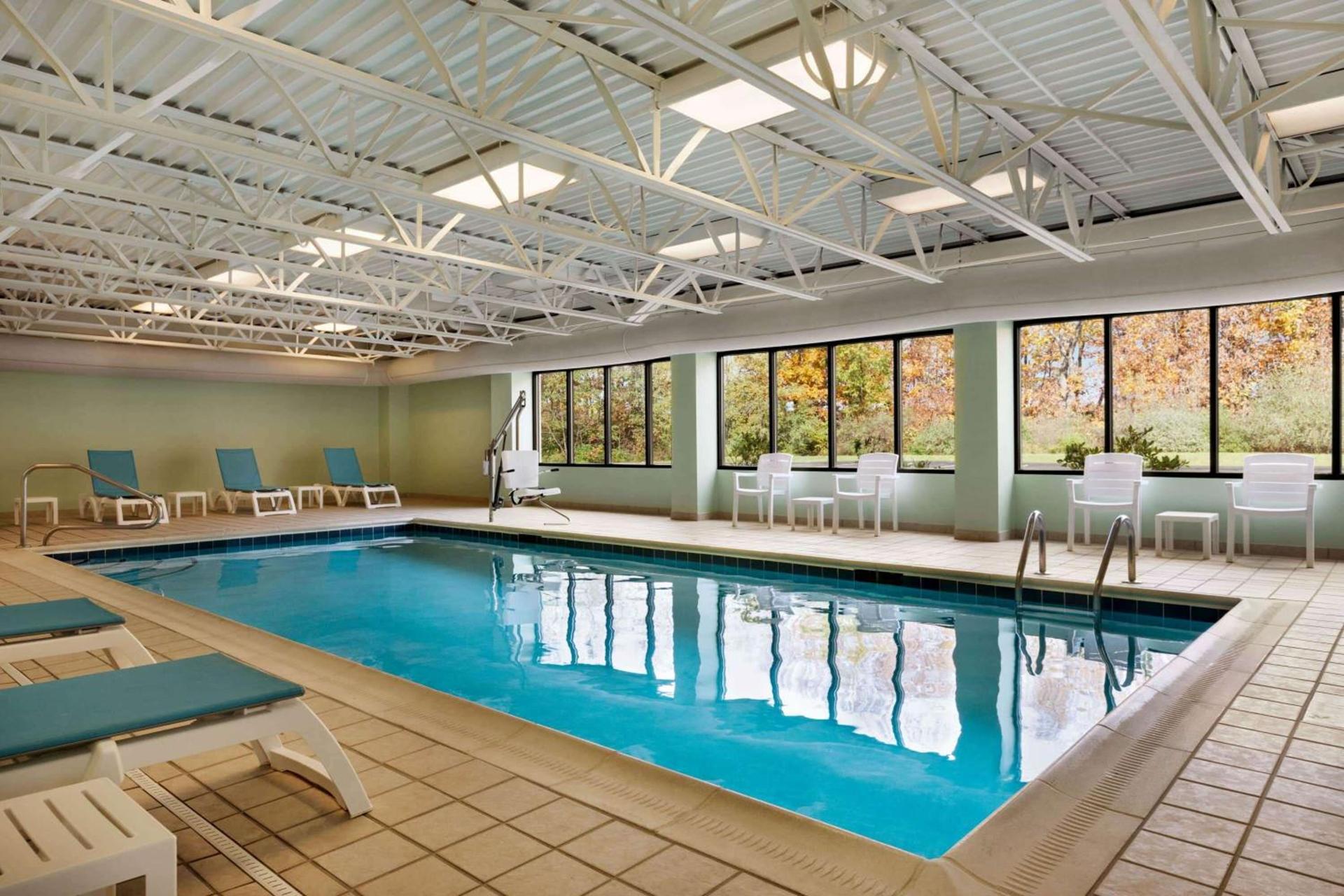 Wingate by Wyndham Bridgeport Clarksburg photo 9