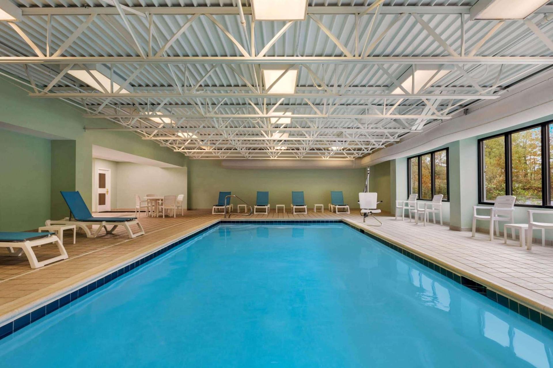 Wingate by Wyndham Bridgeport Clarksburg photo 10