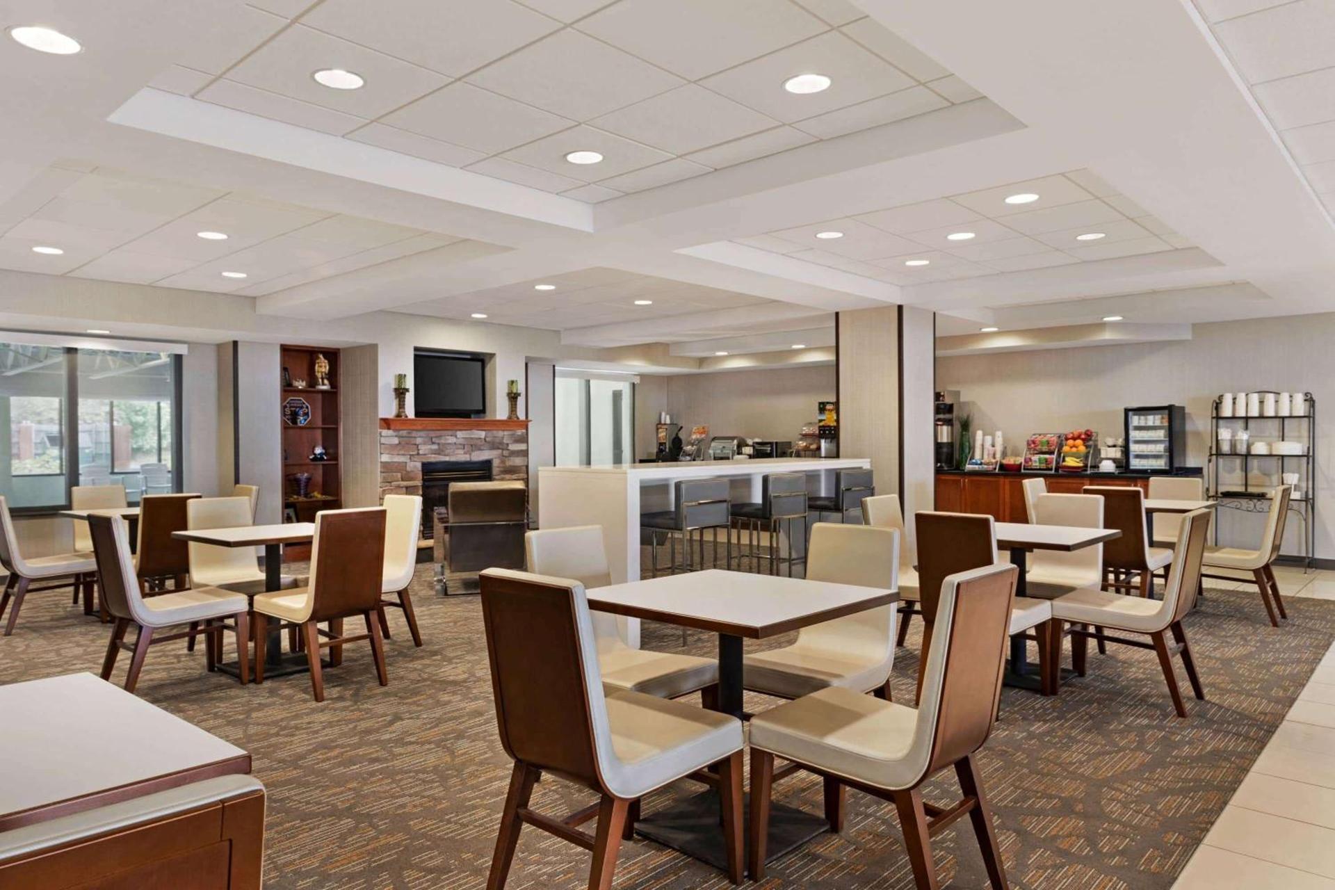Wingate by Wyndham Bridgeport Clarksburg photo 38