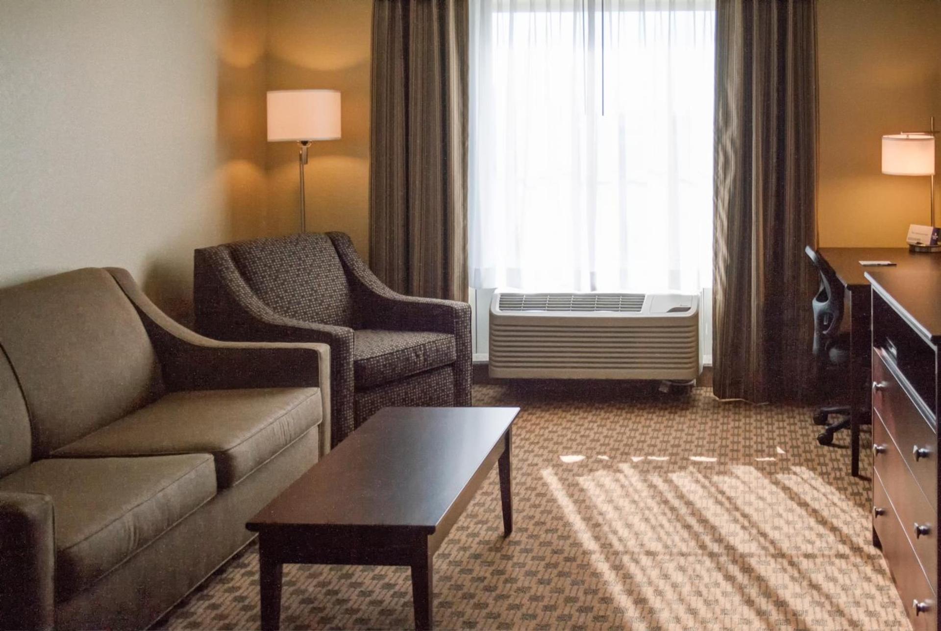 Cobblestone Hotel and Suites - Jefferson photo 28