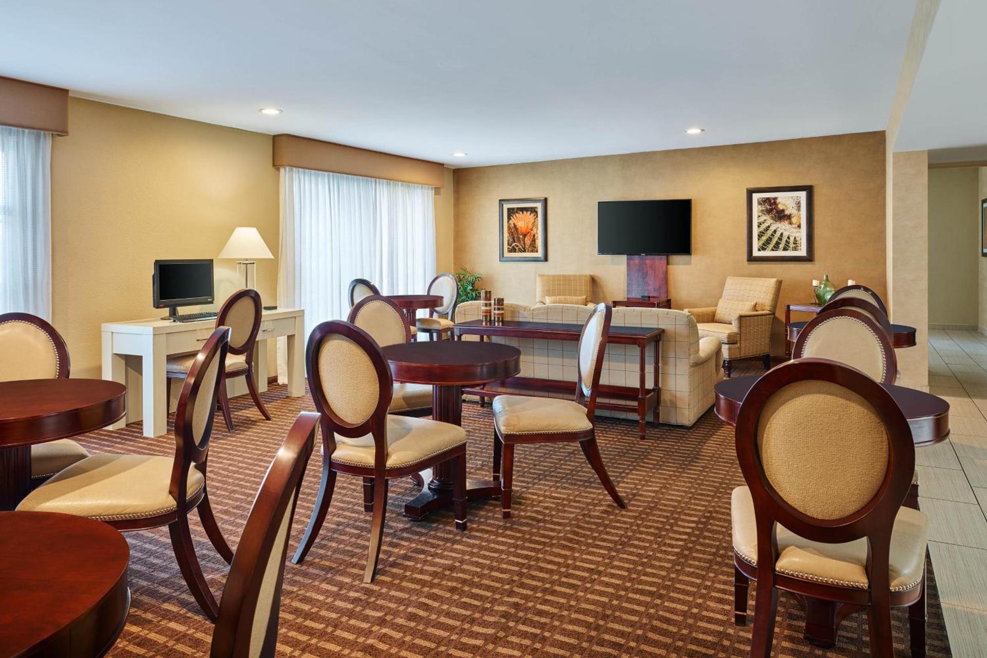 Sheraton Tucson Hotel & Suites photo 40