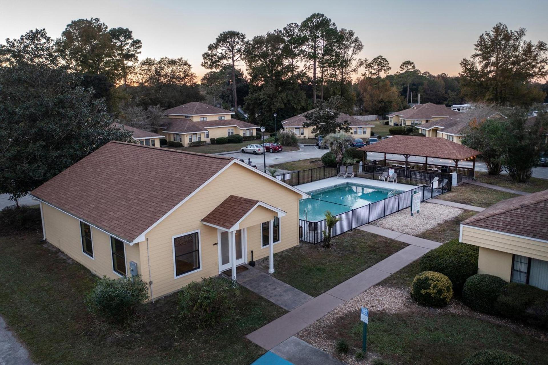 Mariners Suites - Kingsland photo 40