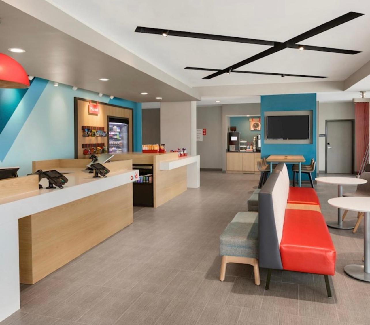 avid hotels - Macon North by IHG photo 2