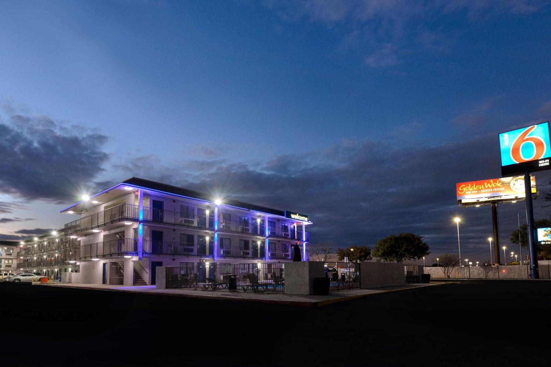 Motel 6-San Antonio, TX - West SeaWorld photo 2