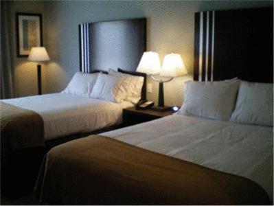 Holiday Inn Express Hotel & Suites Beaumont Northwest by IHG photo 3
