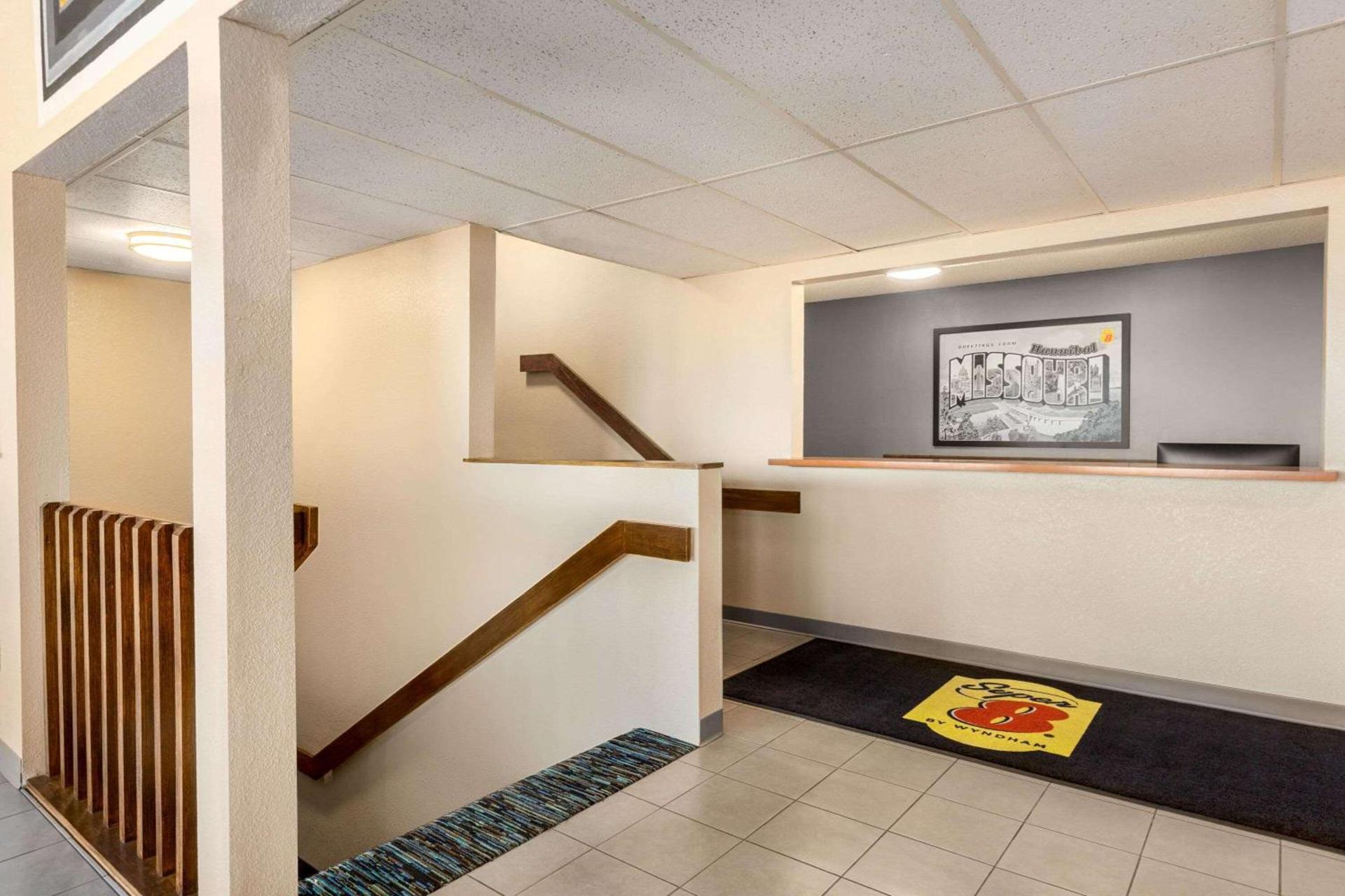 Super 8 by Wyndham Hannibal photo 7