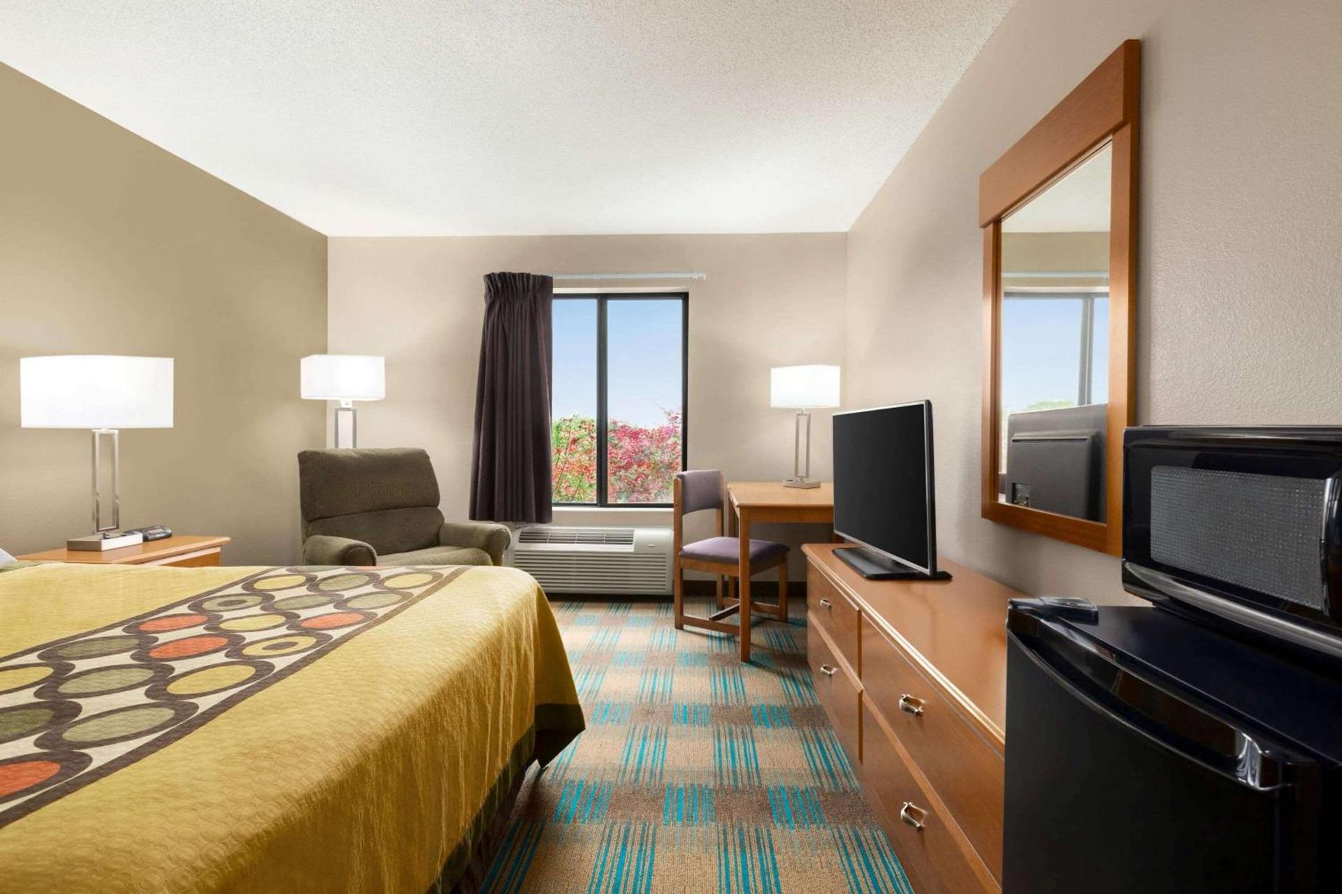 Super 8 by Wyndham Hannibal photo 14