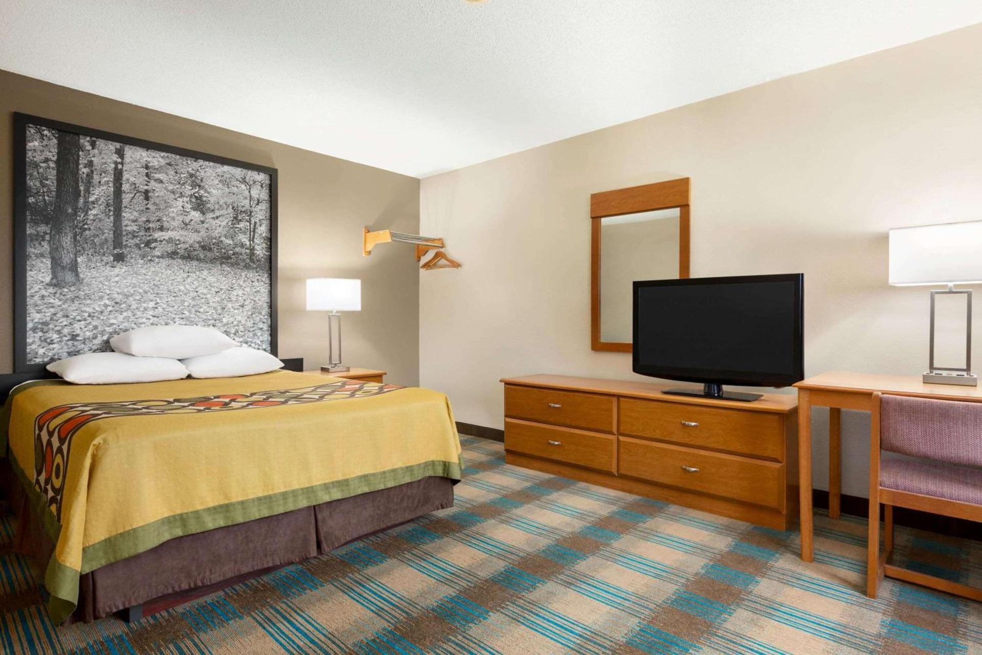 Super 8 by Wyndham Hannibal photo 21