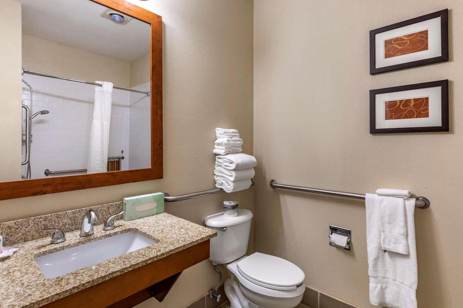 Comfort Suites Fort Collins Near University photo 9