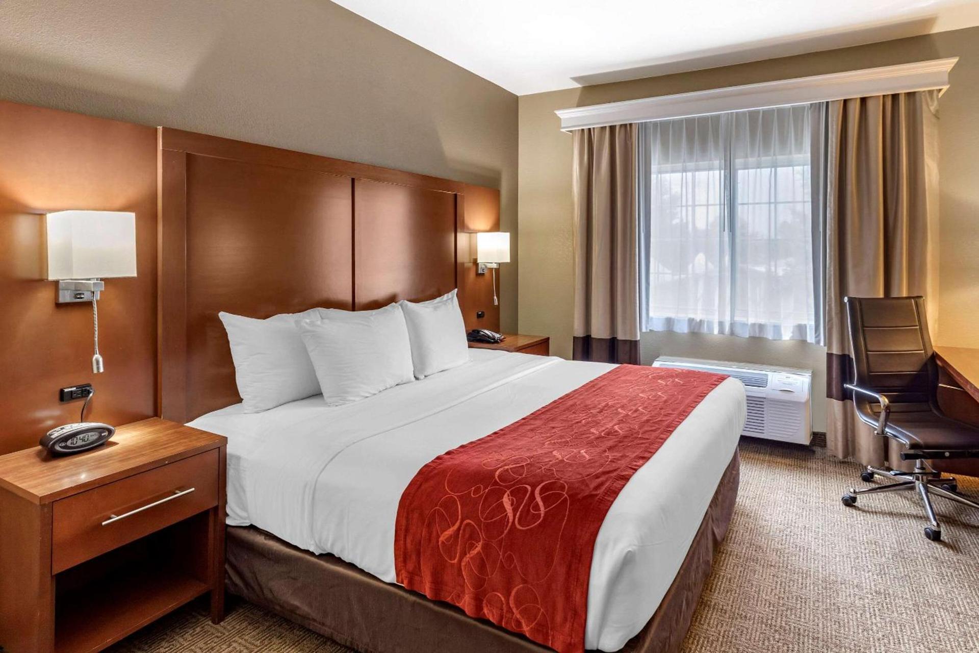 Comfort Suites Fort Collins Near University photo 11