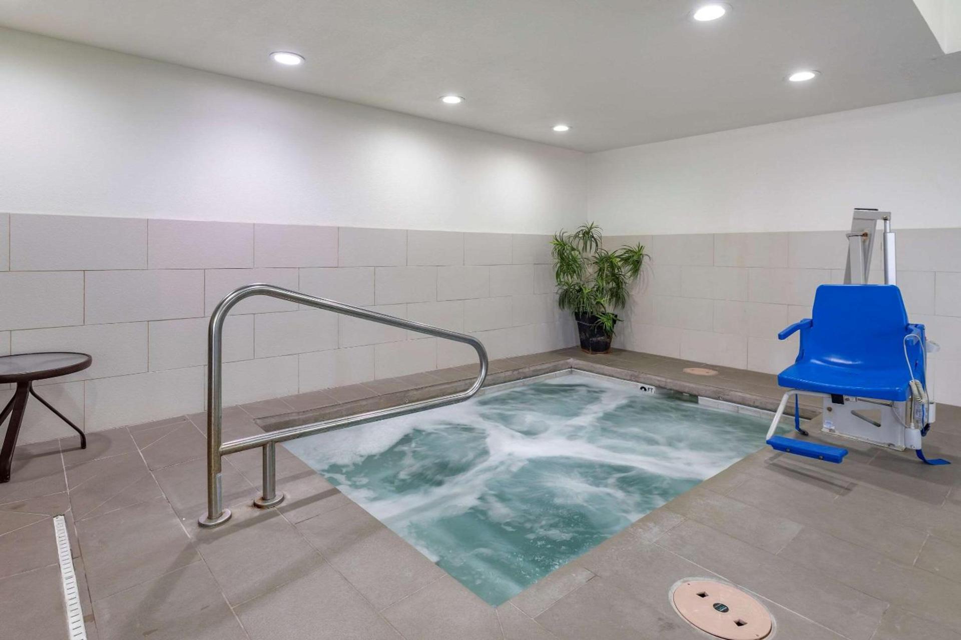 Comfort Suites Fort Collins Near University photo 17