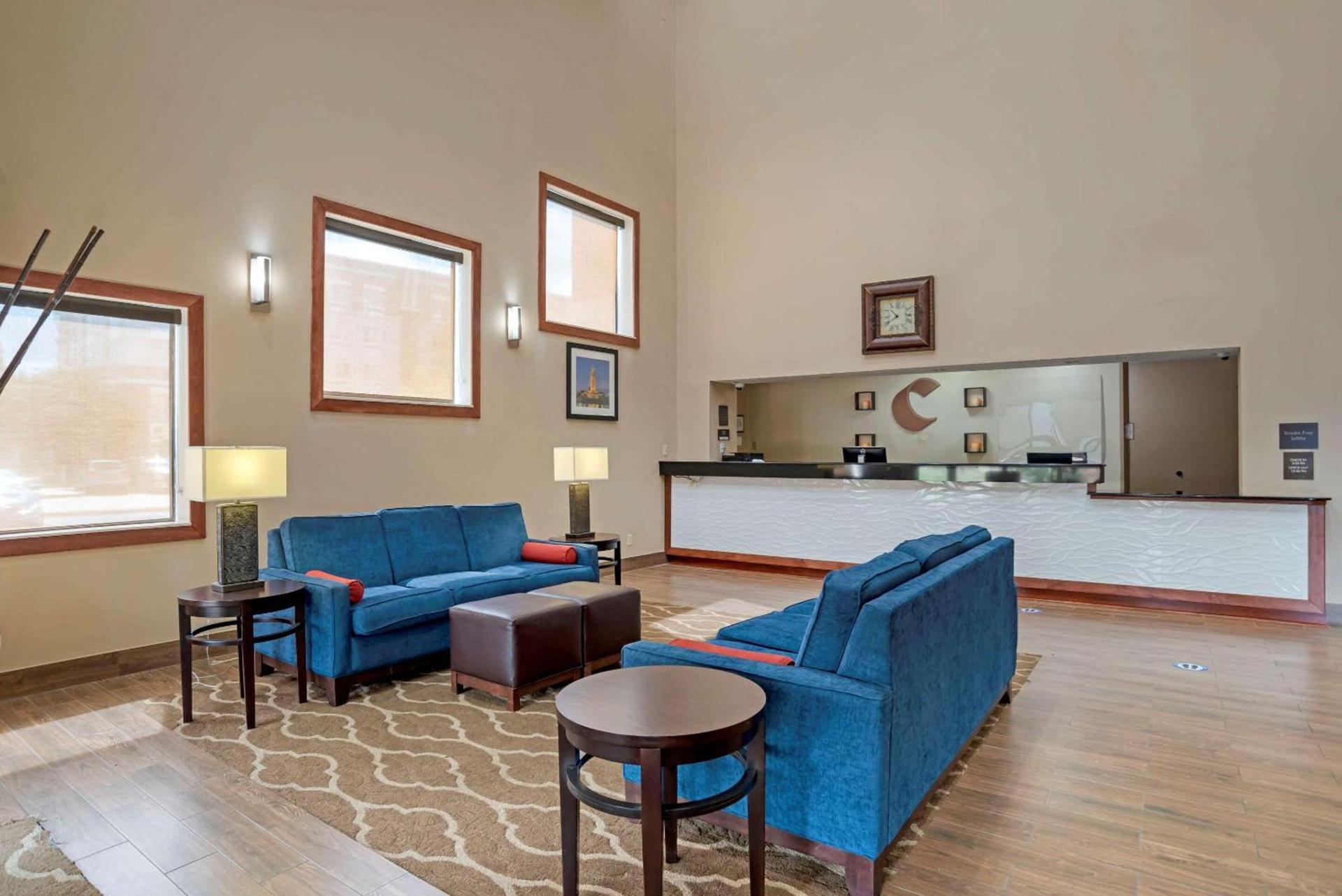 Comfort Inn University Area photo 2