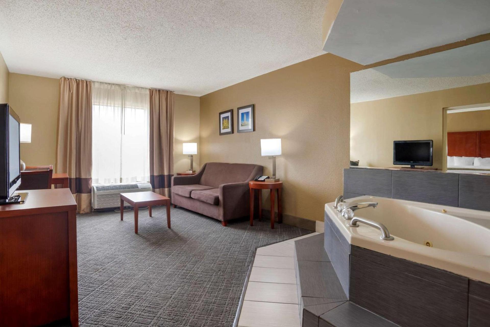 Comfort Inn University Area photo 24