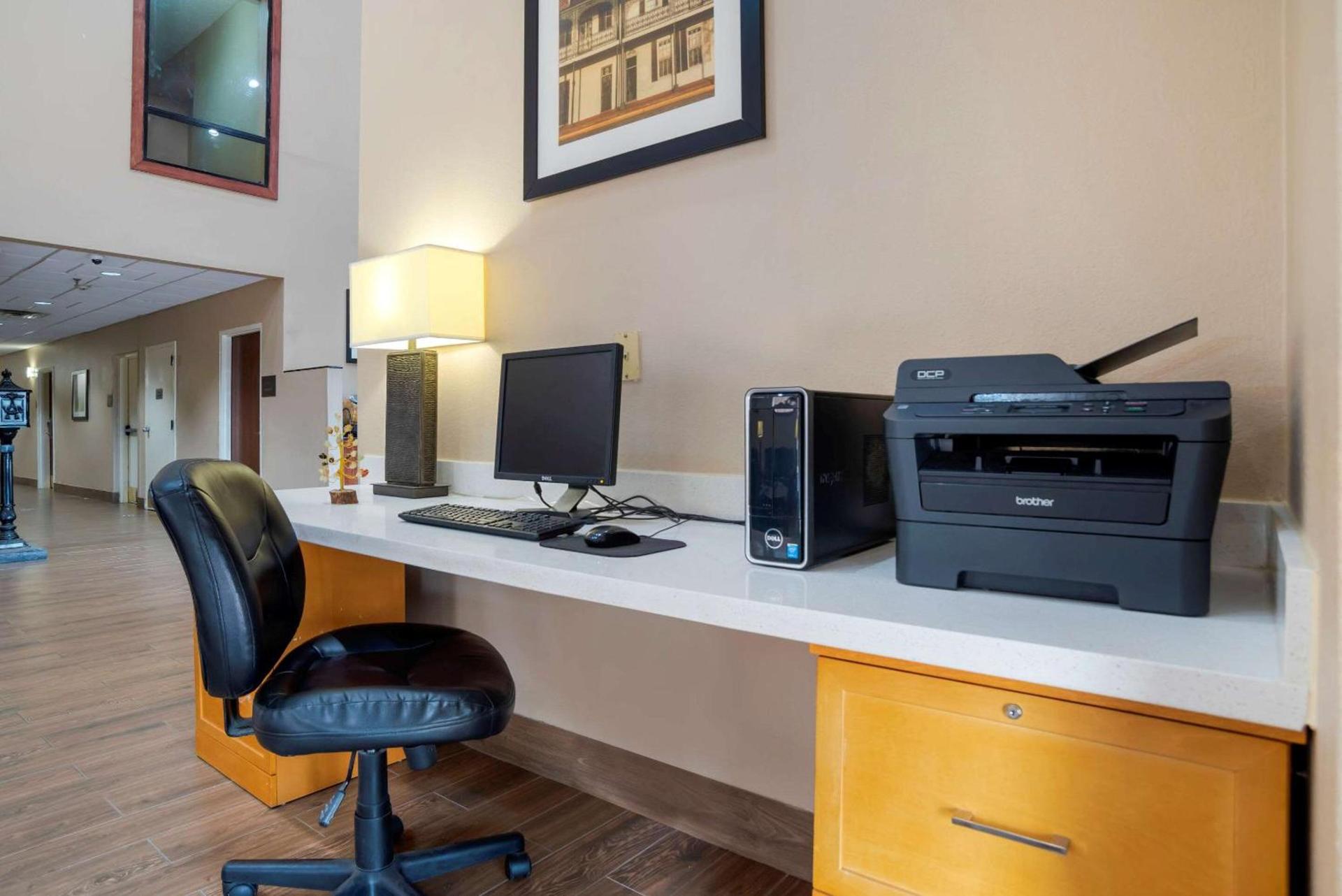 Comfort Inn University Area photo 30