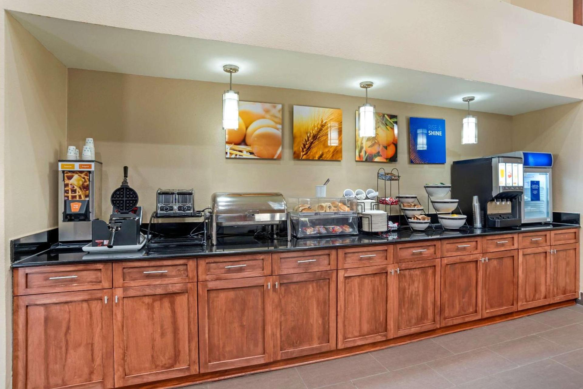 Comfort Inn University Area photo 26