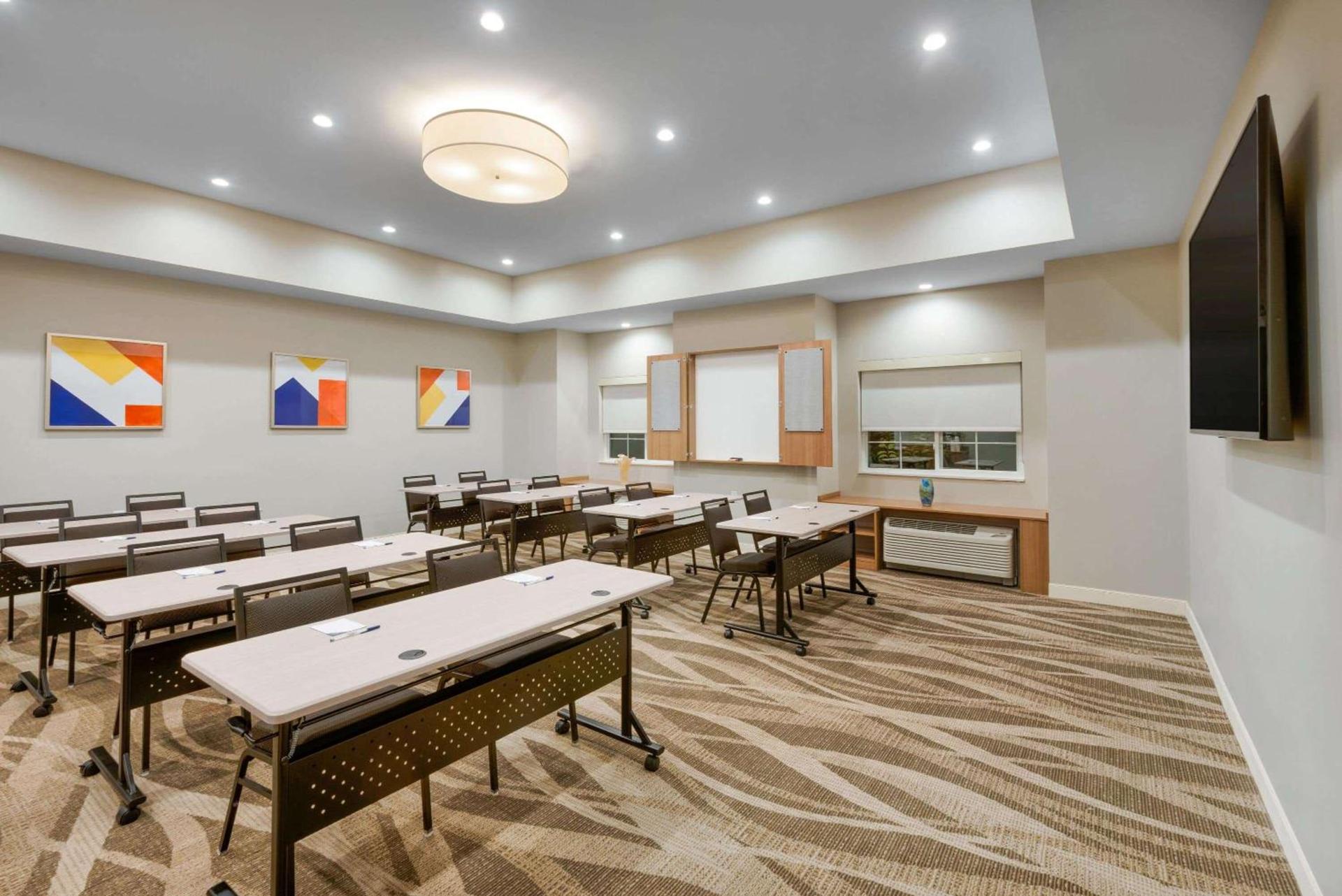Microtel Inn & Suites by Wyndham Warsaw photo 21