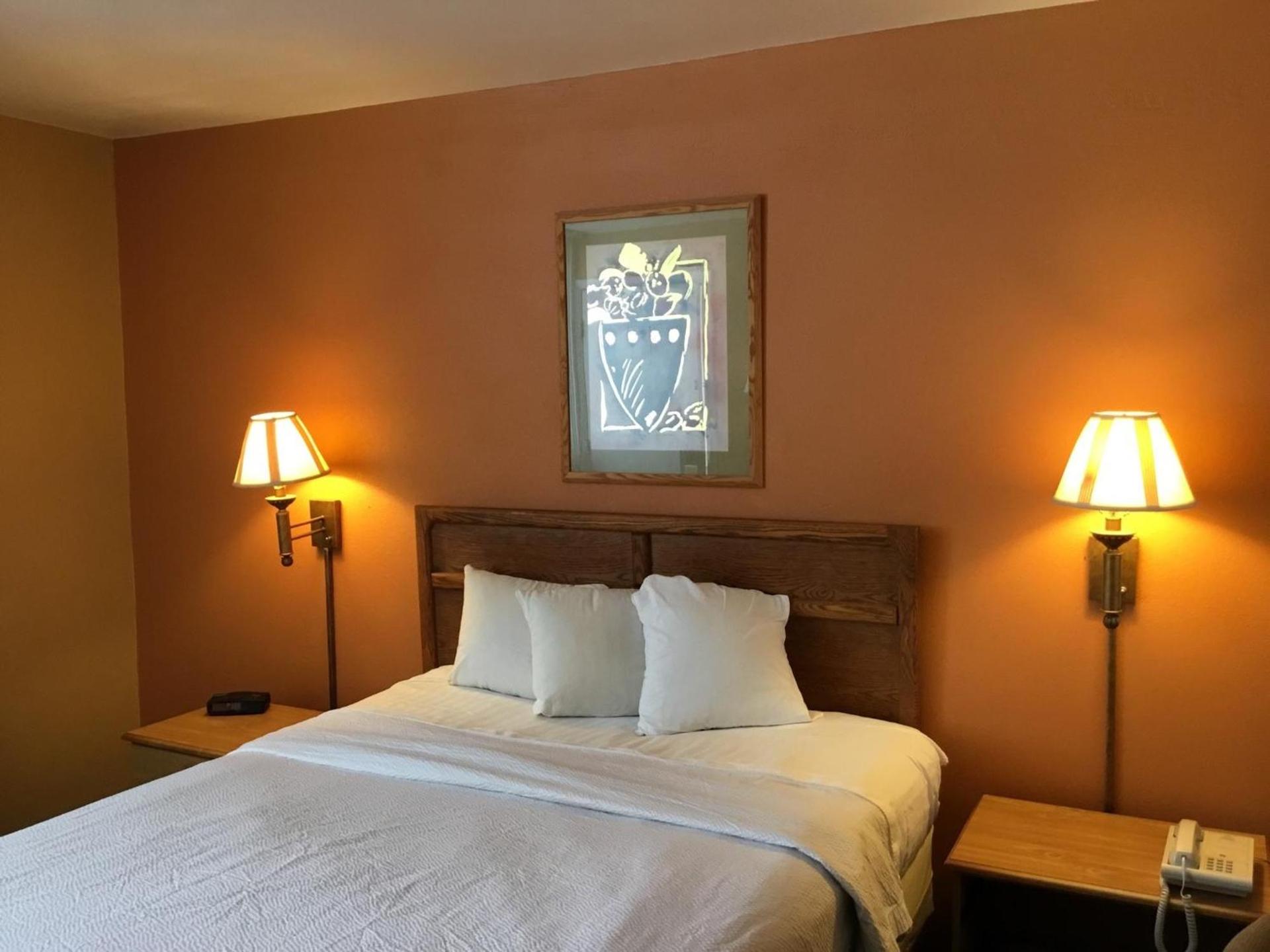 Days Inn by Wyndham Henrietta/Rochester Area photo 27