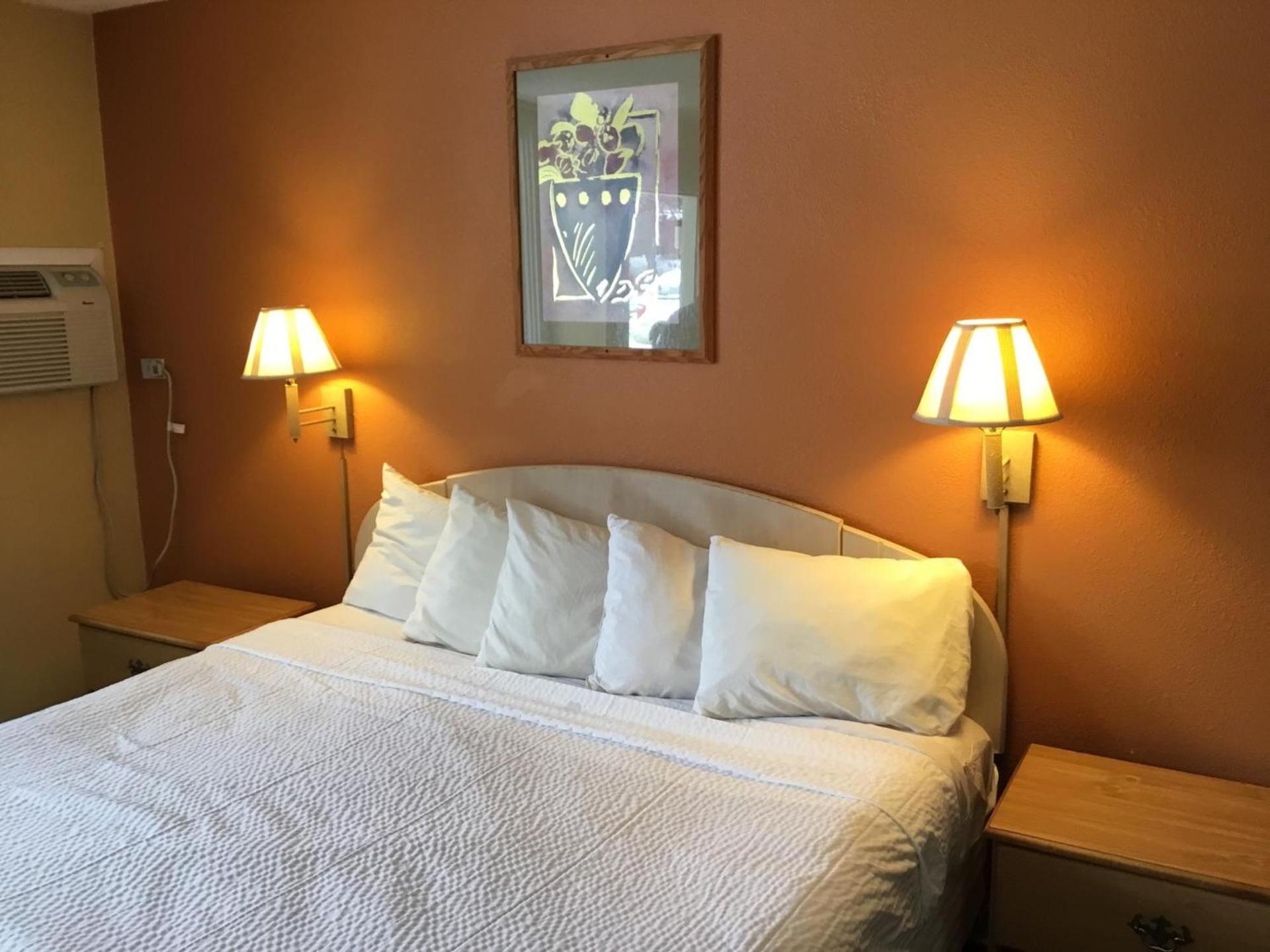 Days Inn by Wyndham Henrietta/Rochester Area photo 26