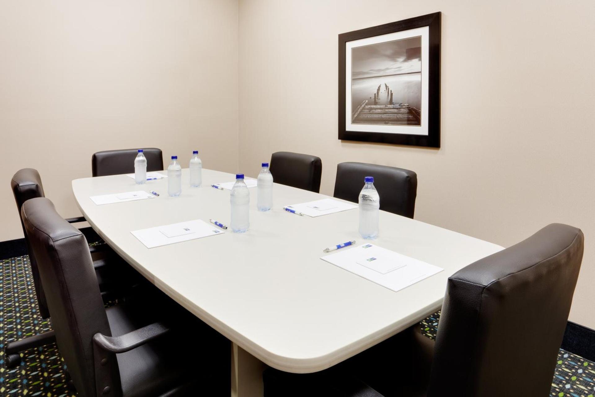 Holiday Inn Express & Suites Smithfield - Providence by IHG photo 15