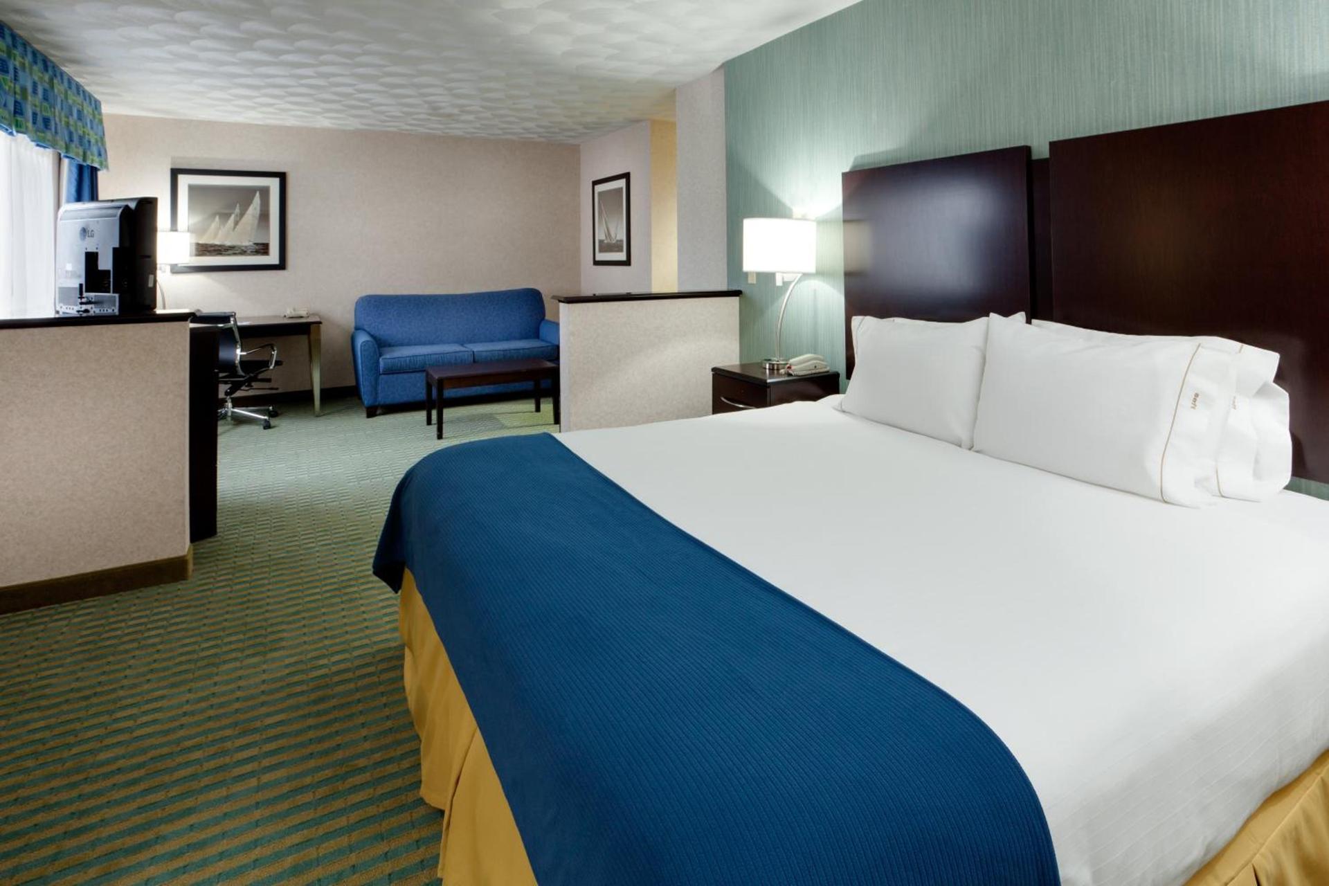 Holiday Inn Express & Suites Smithfield - Providence by IHG photo 37