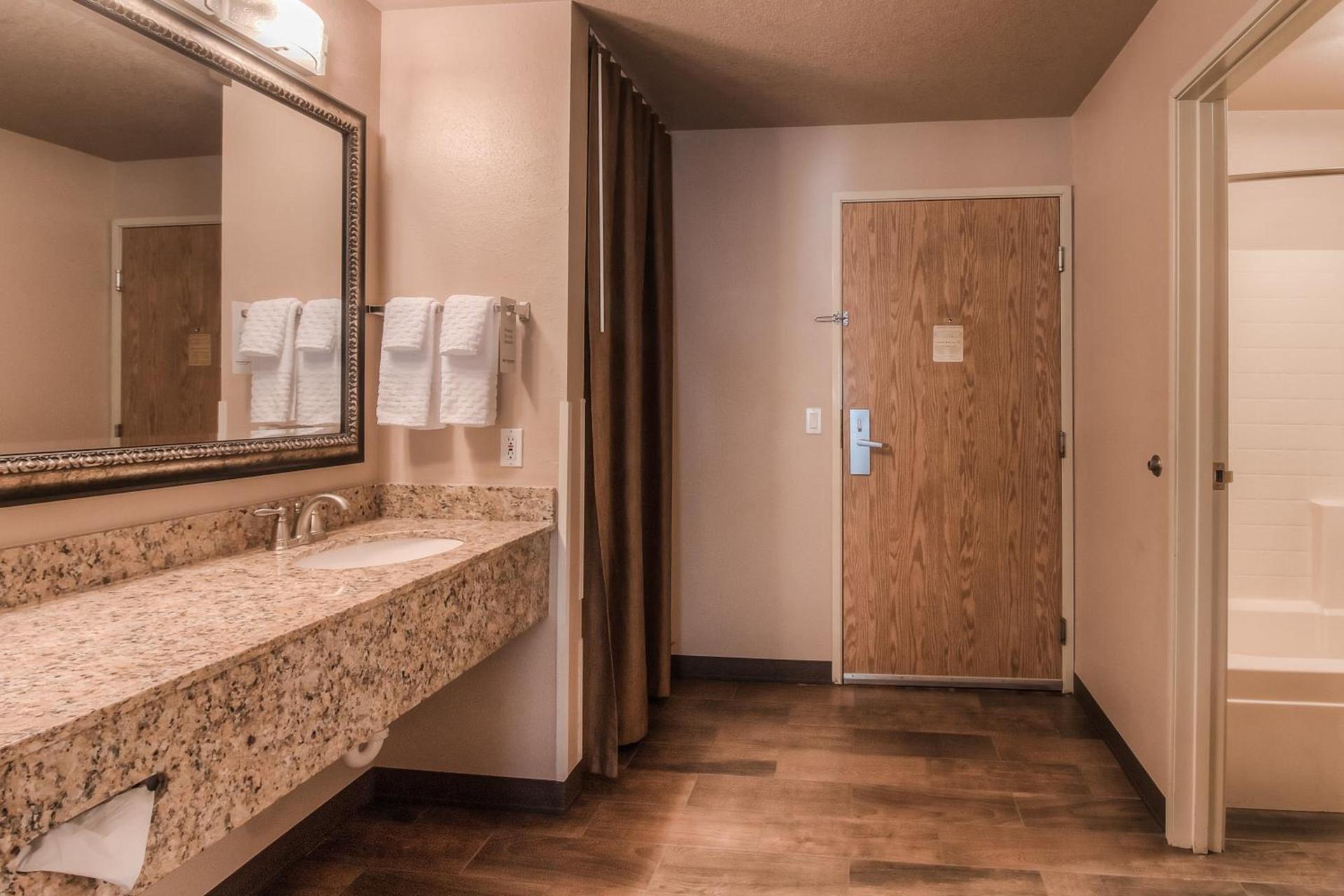 Best Western Plus Yakima Hotel photo 79