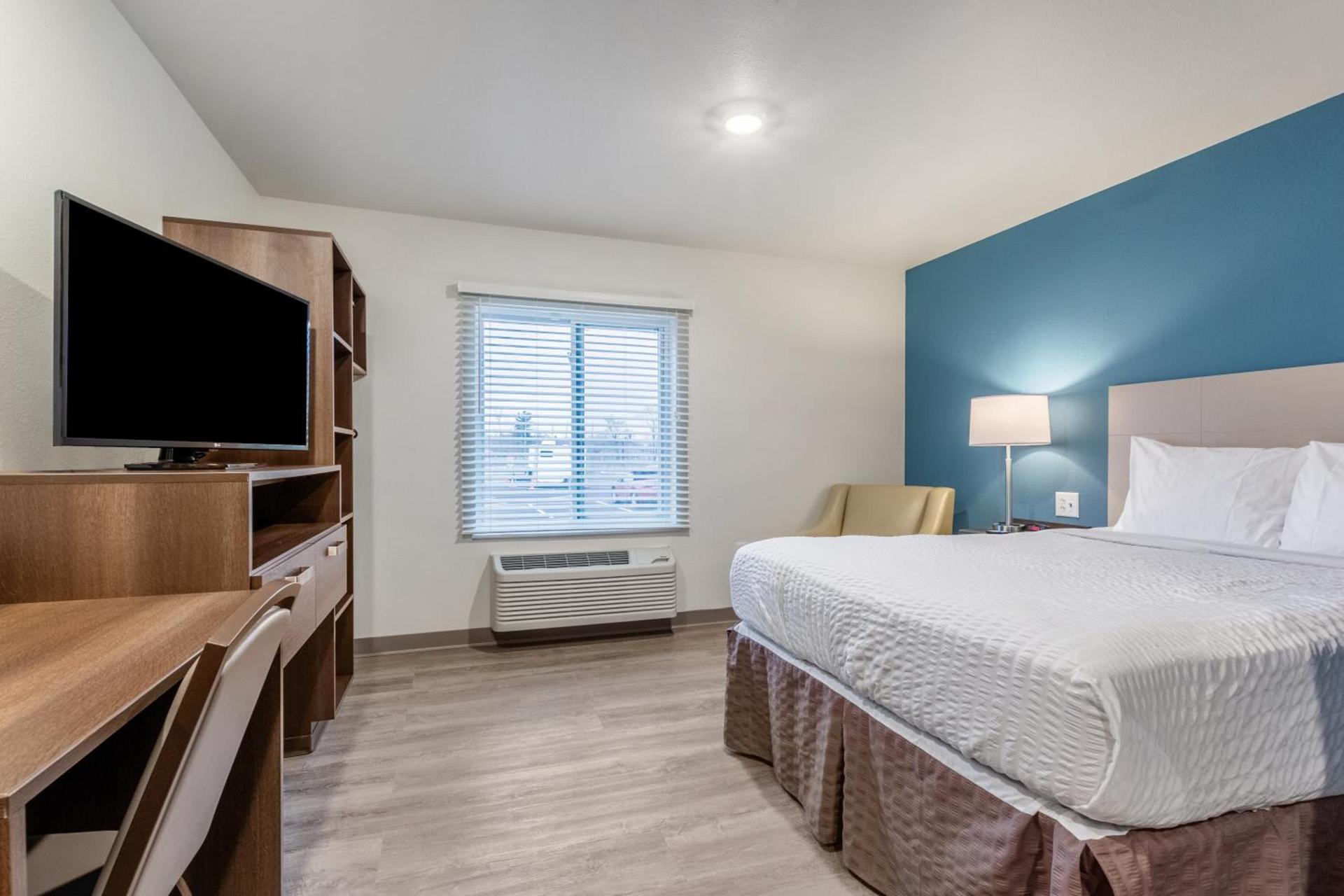 WoodSpring Suites Elgin - Chicago photo 26