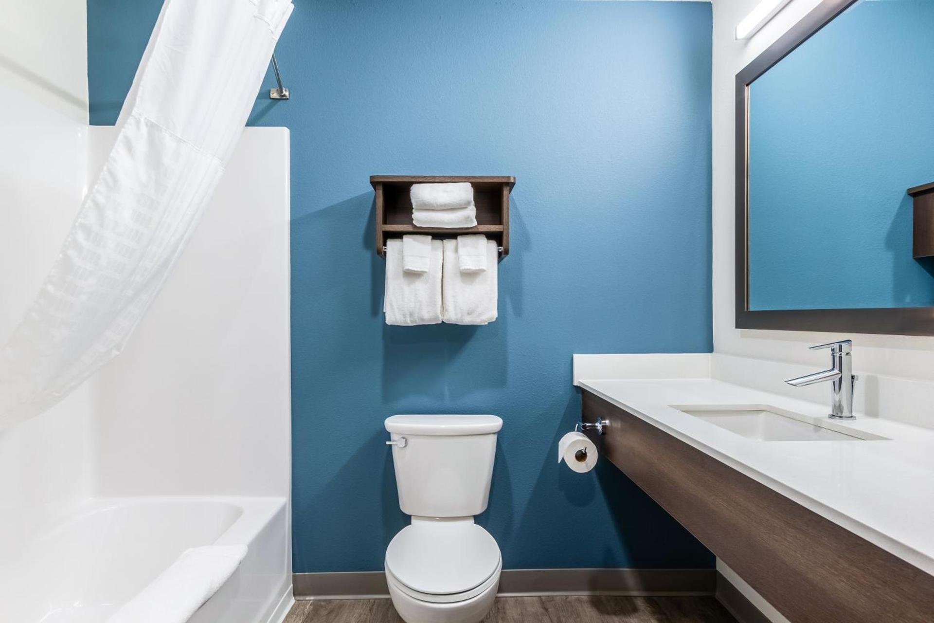 WoodSpring Suites Elgin - Chicago photo 31
