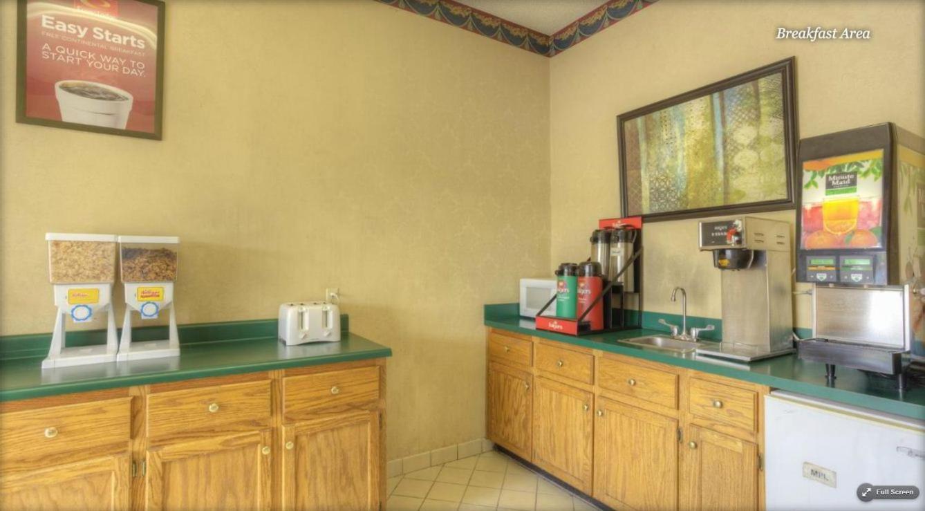 Econo Lodge photo 9
