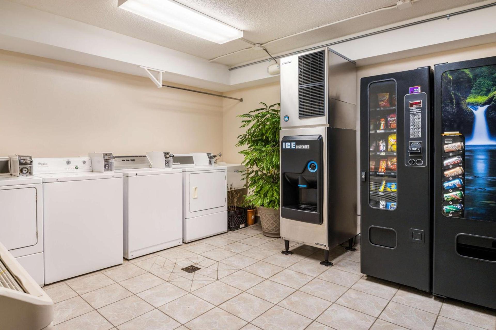 SureStay Plus Hotel by Best Western Poteau photo 8
