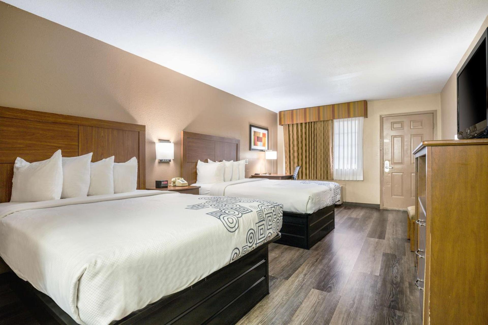 SureStay Plus Hotel by Best Western Poteau photo 4