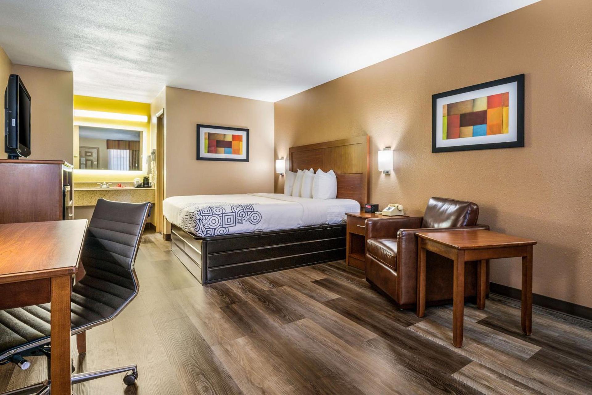SureStay Plus Hotel by Best Western Poteau photo 15