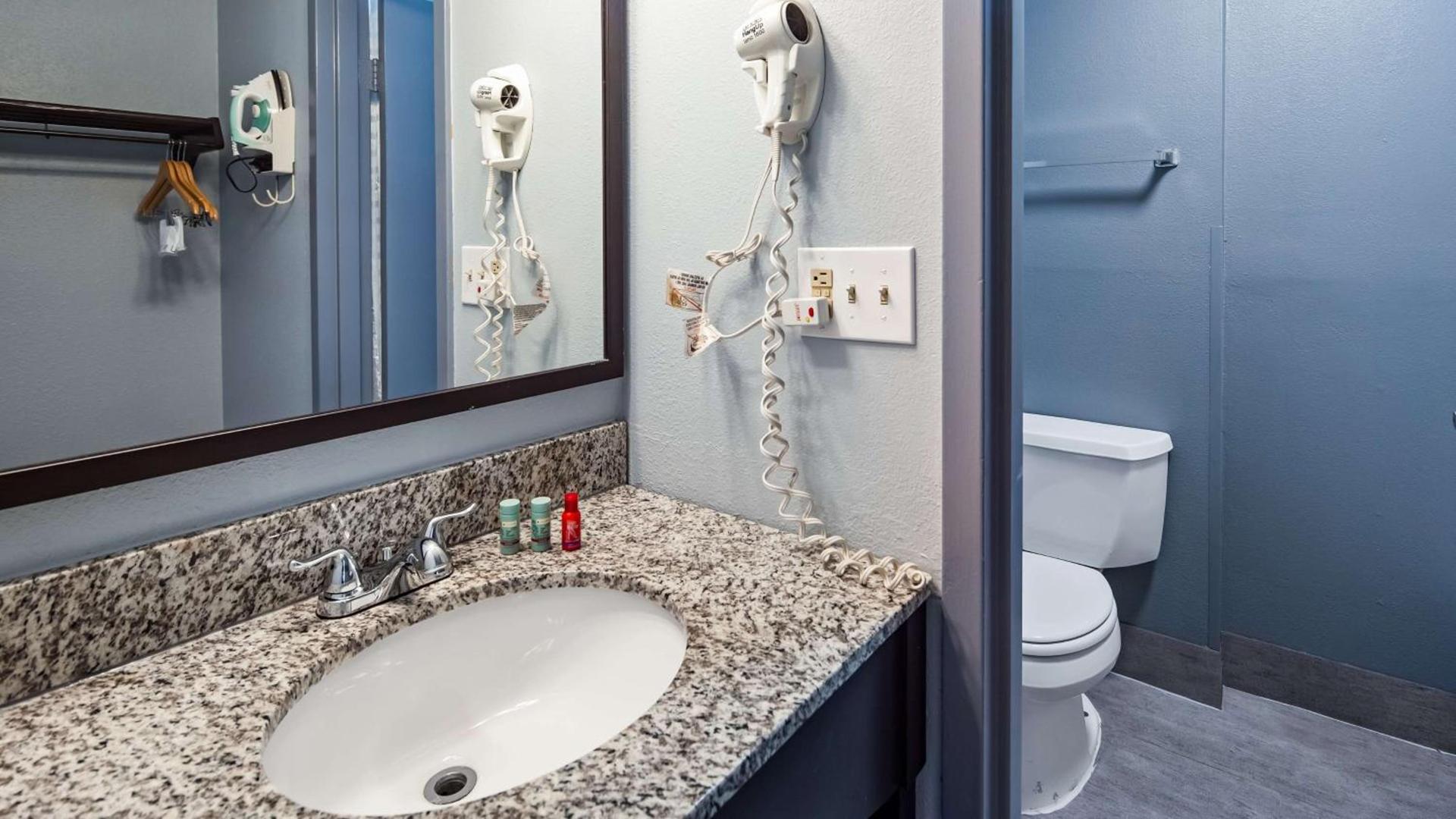 SureStay Plus Hotel by Best Western Durham Medical Center photo 22