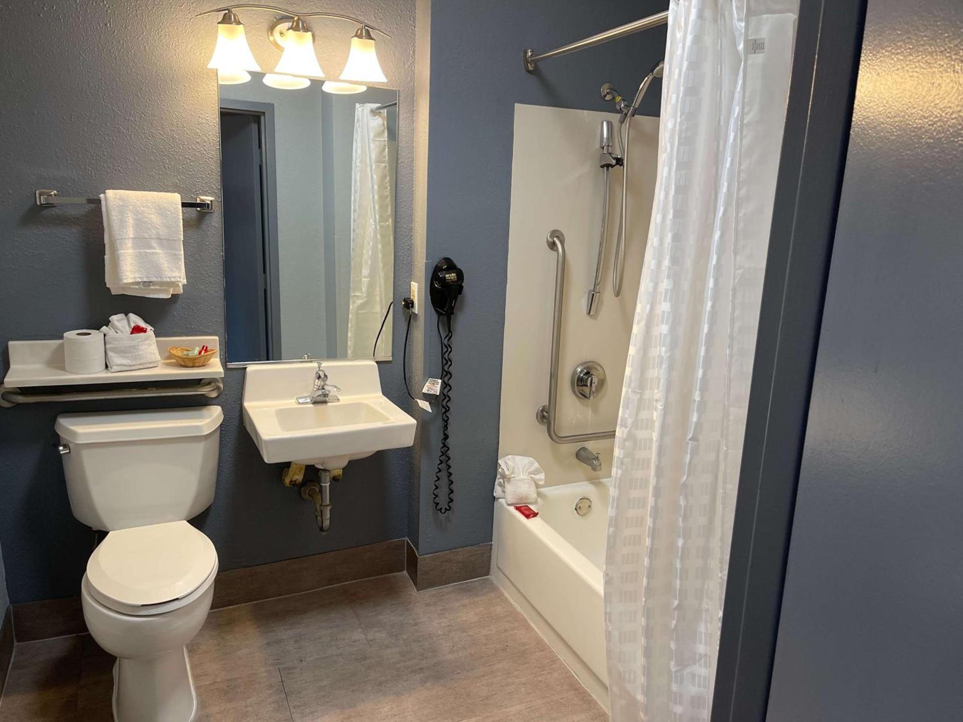 SureStay Plus Hotel by Best Western Durham Medical Center photo 24