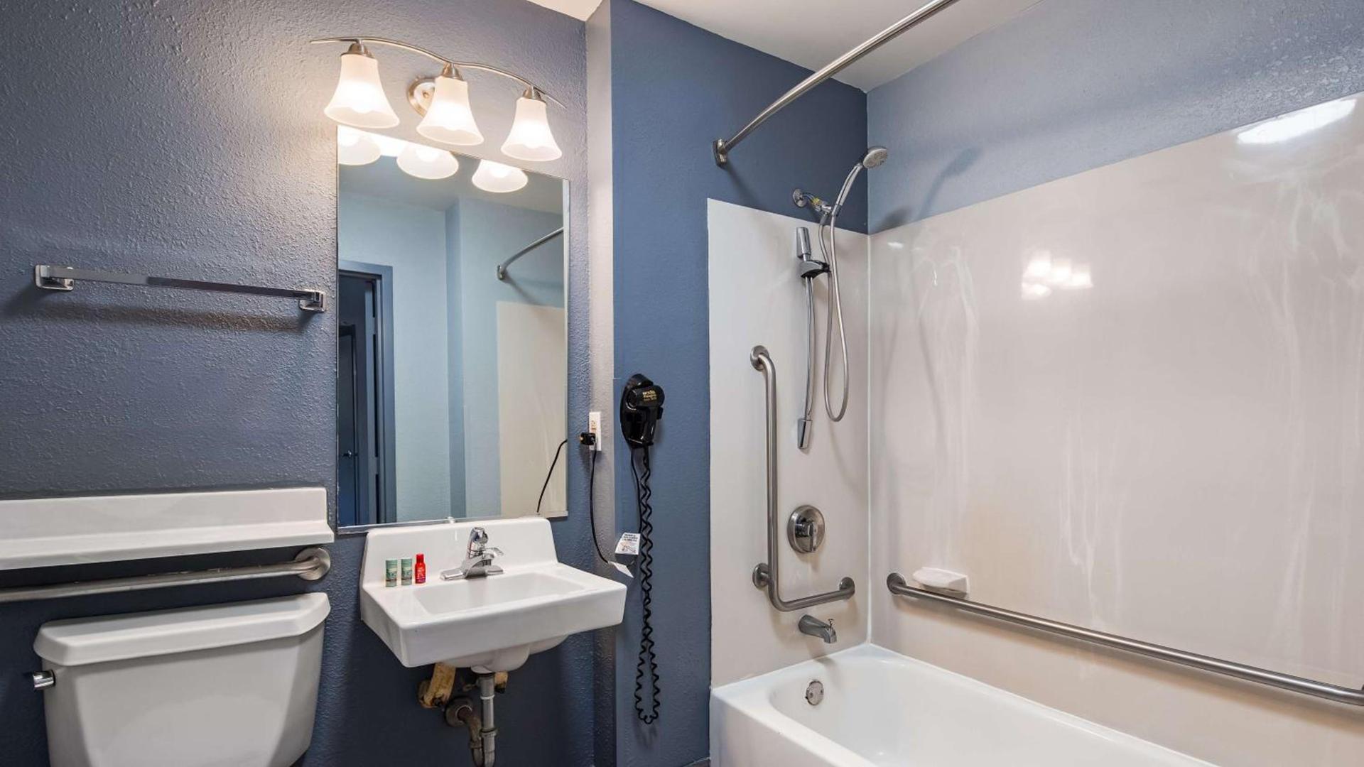 SureStay Plus Hotel by Best Western Durham Medical Center photo 25