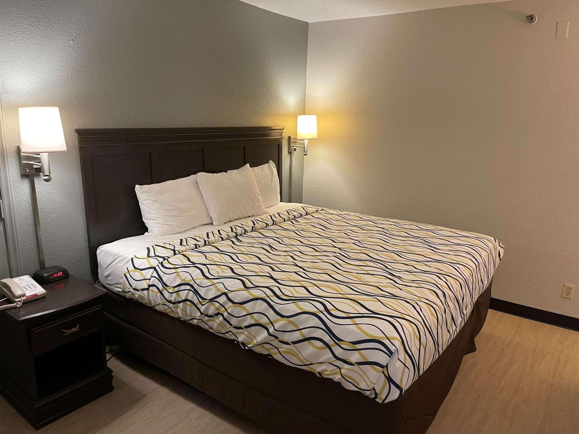 SureStay Plus Hotel by Best Western Durham Medical Center photo 28