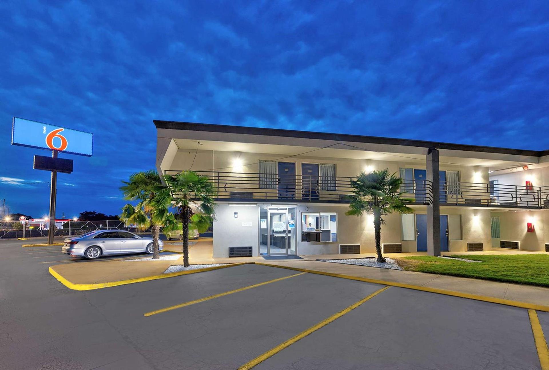 Motel 6 McDonough, GA photo 5