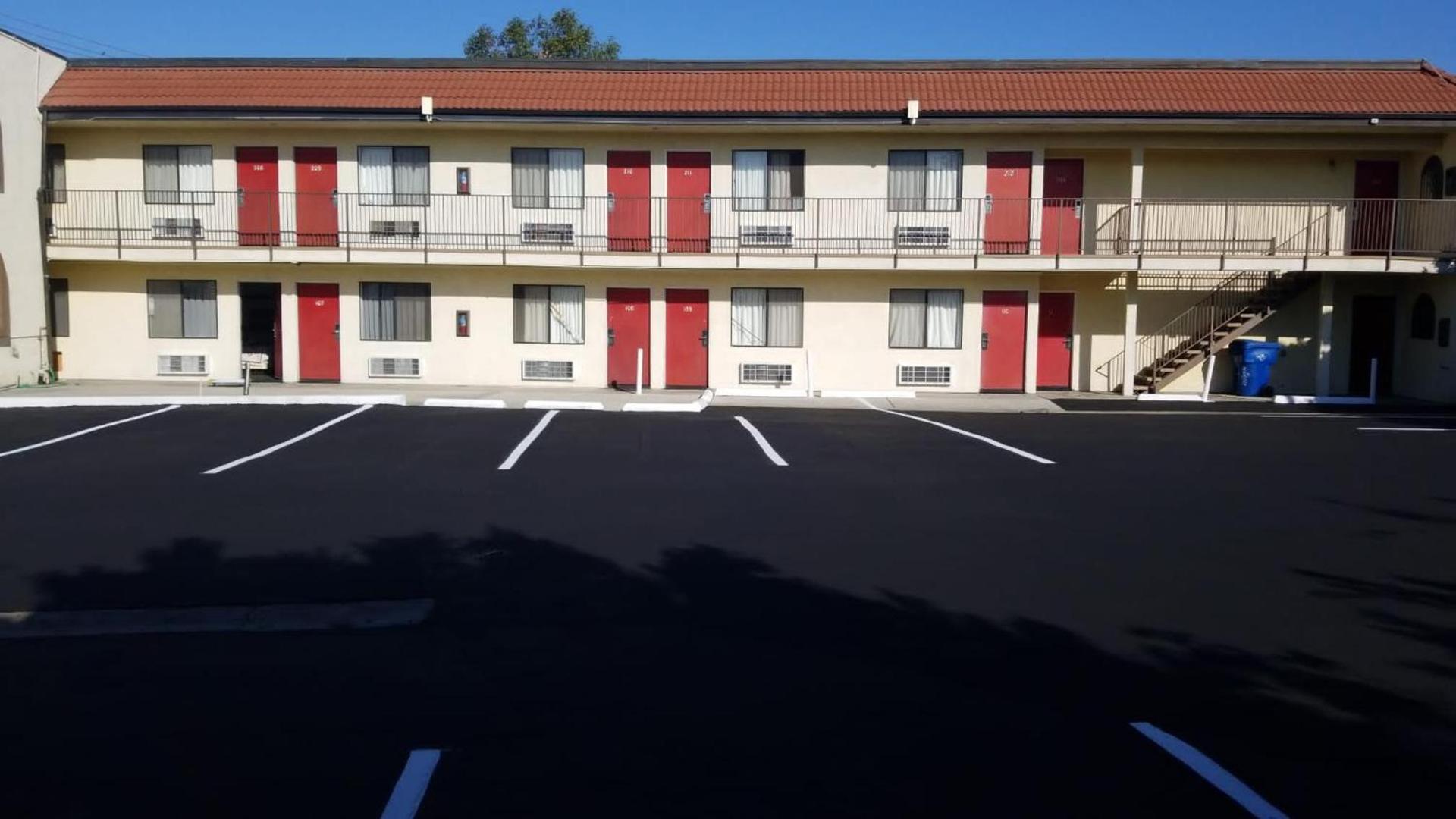 Royale Inn Motel photo 2