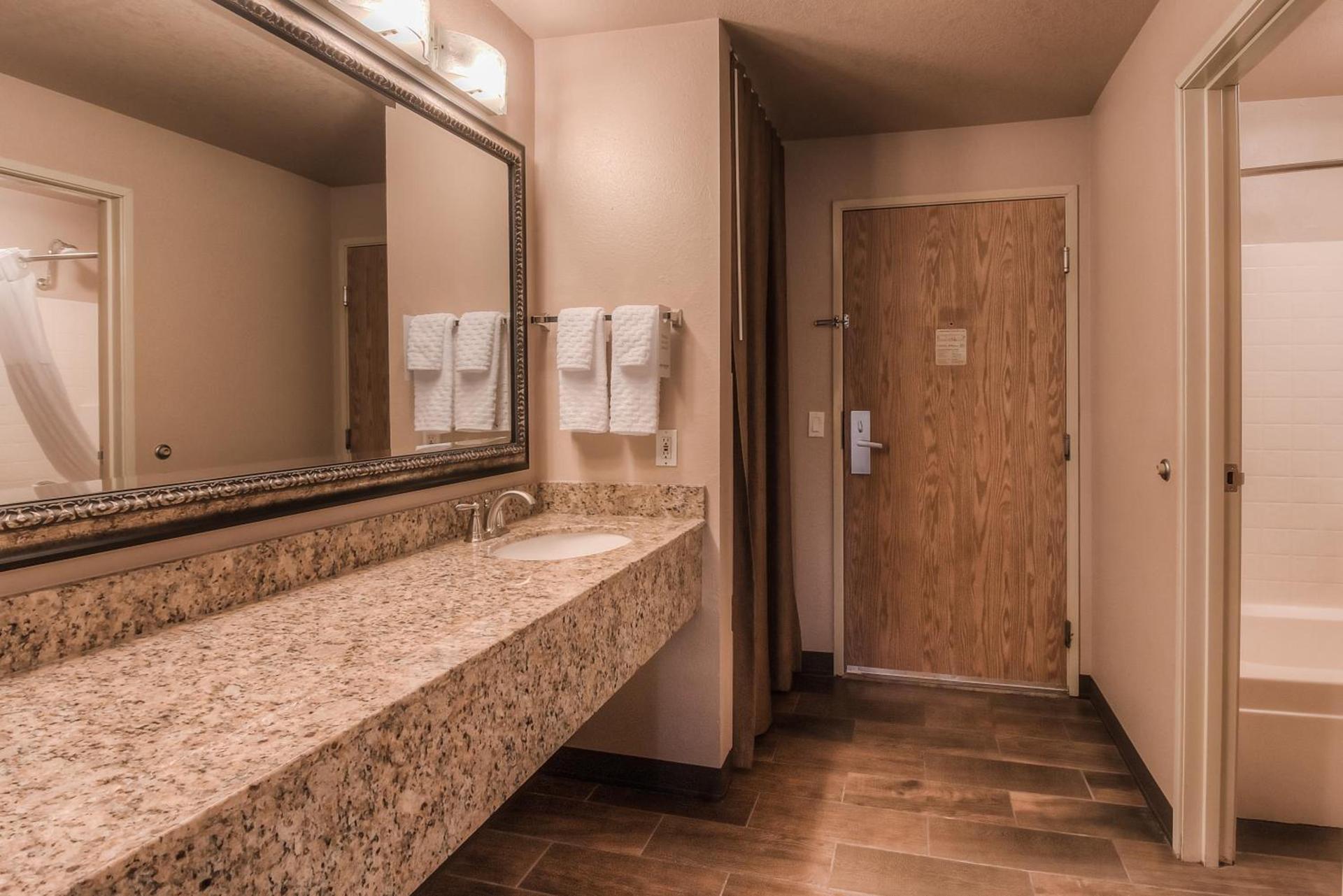 Best Western Plus Yakima Hotel photo 84