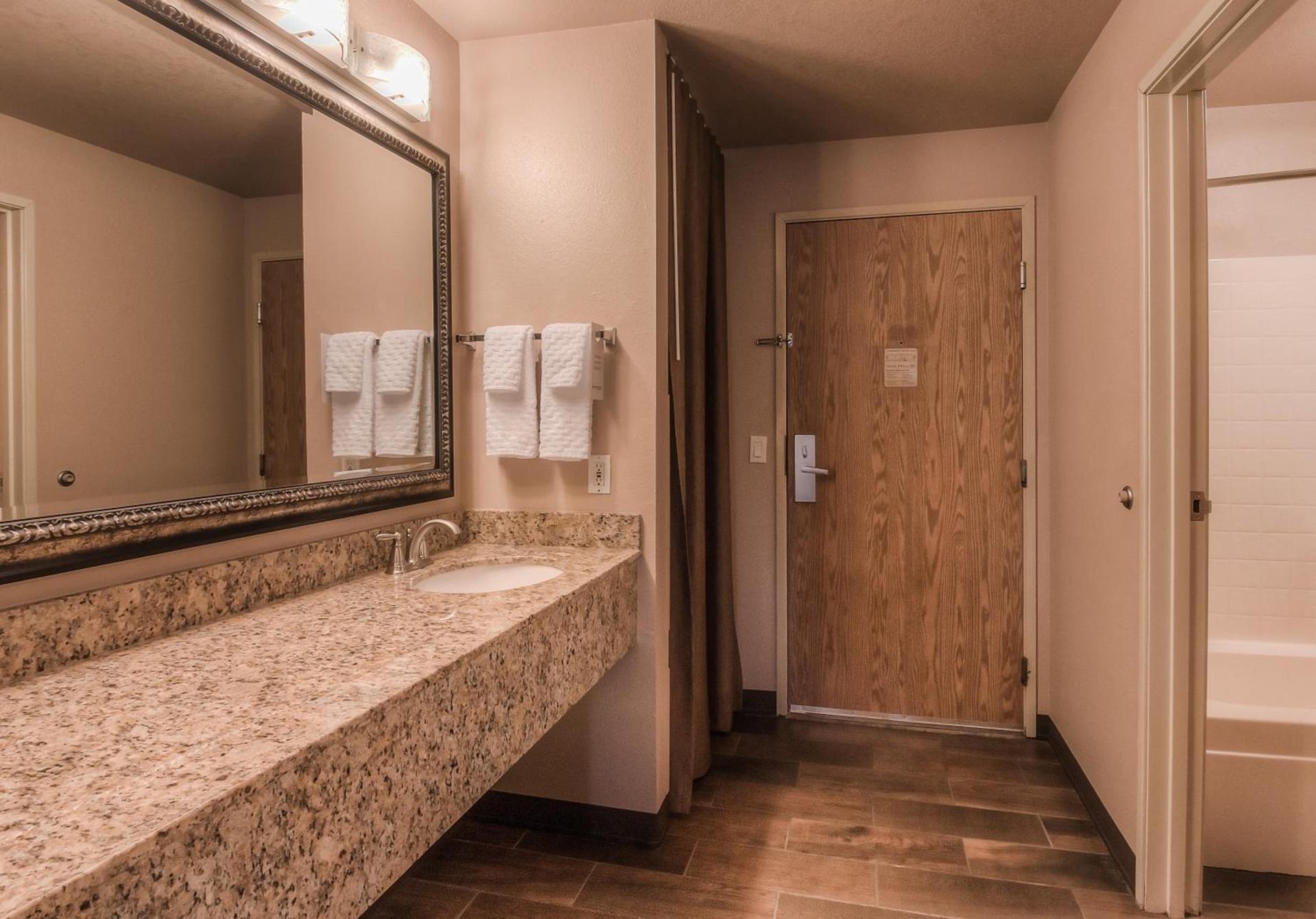 Best Western Plus Yakima Hotel photo 85