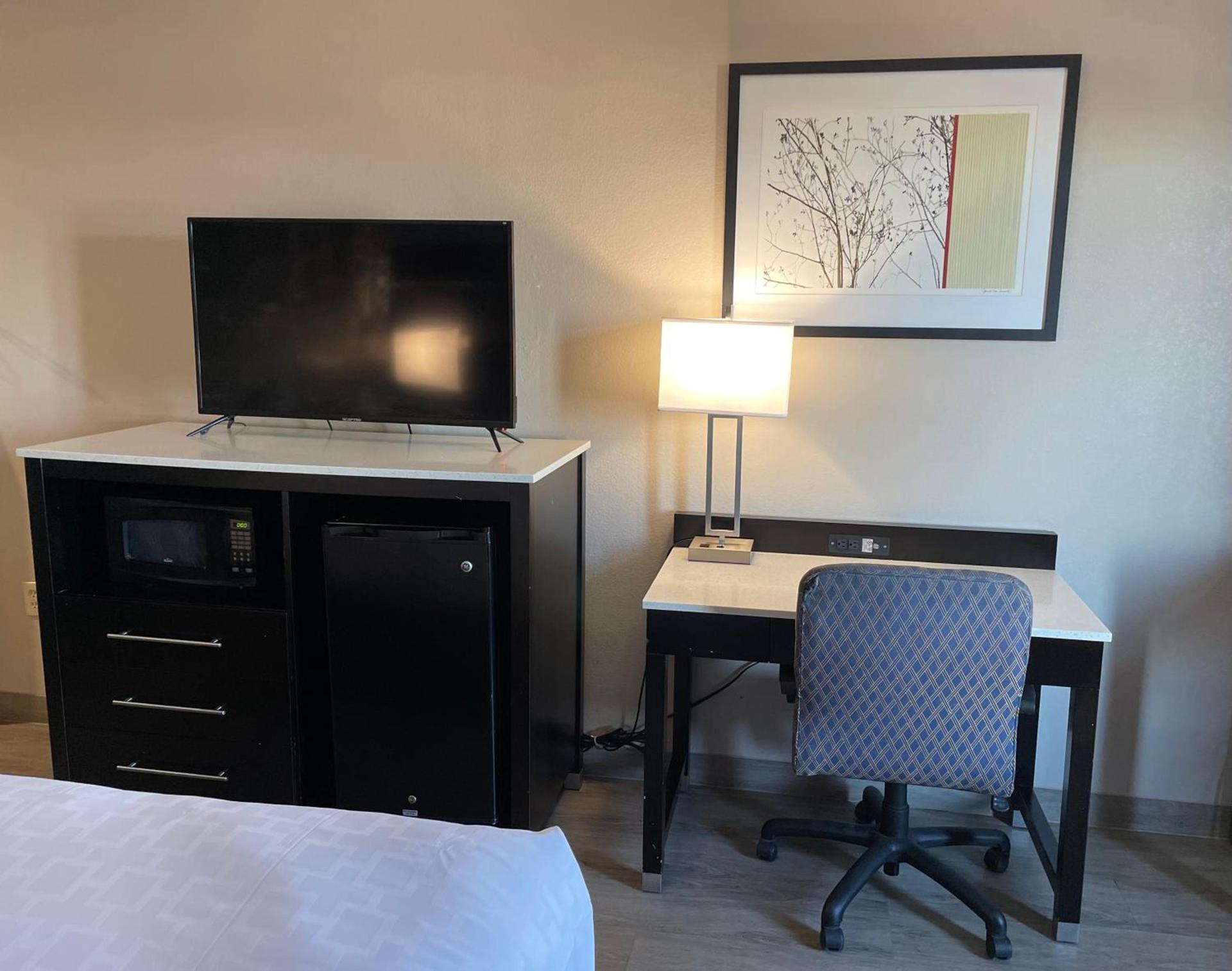 Clarion Pointe Atlanta Airport College Park photo 56