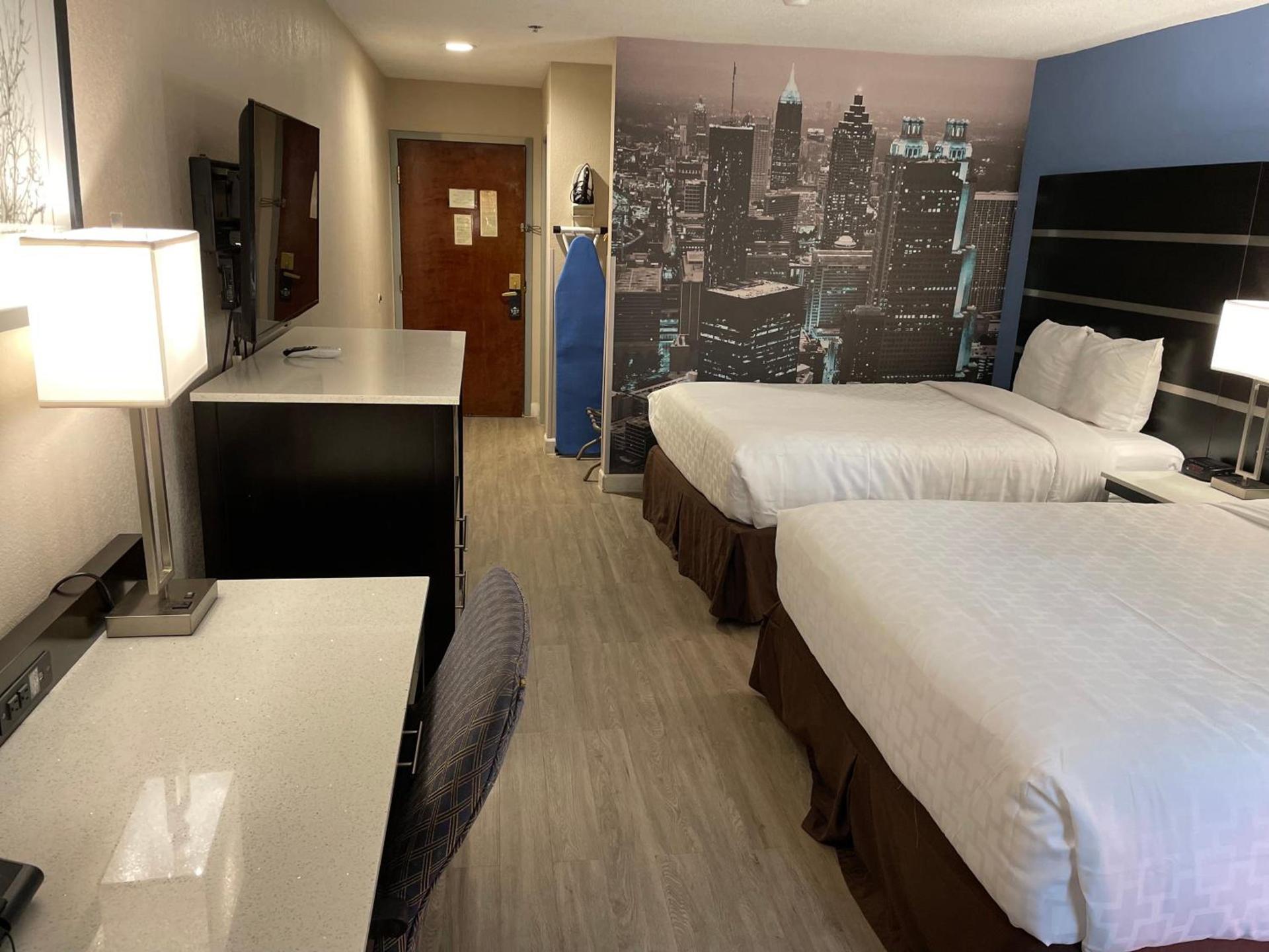 Clarion Pointe Atlanta Airport College Park photo 54