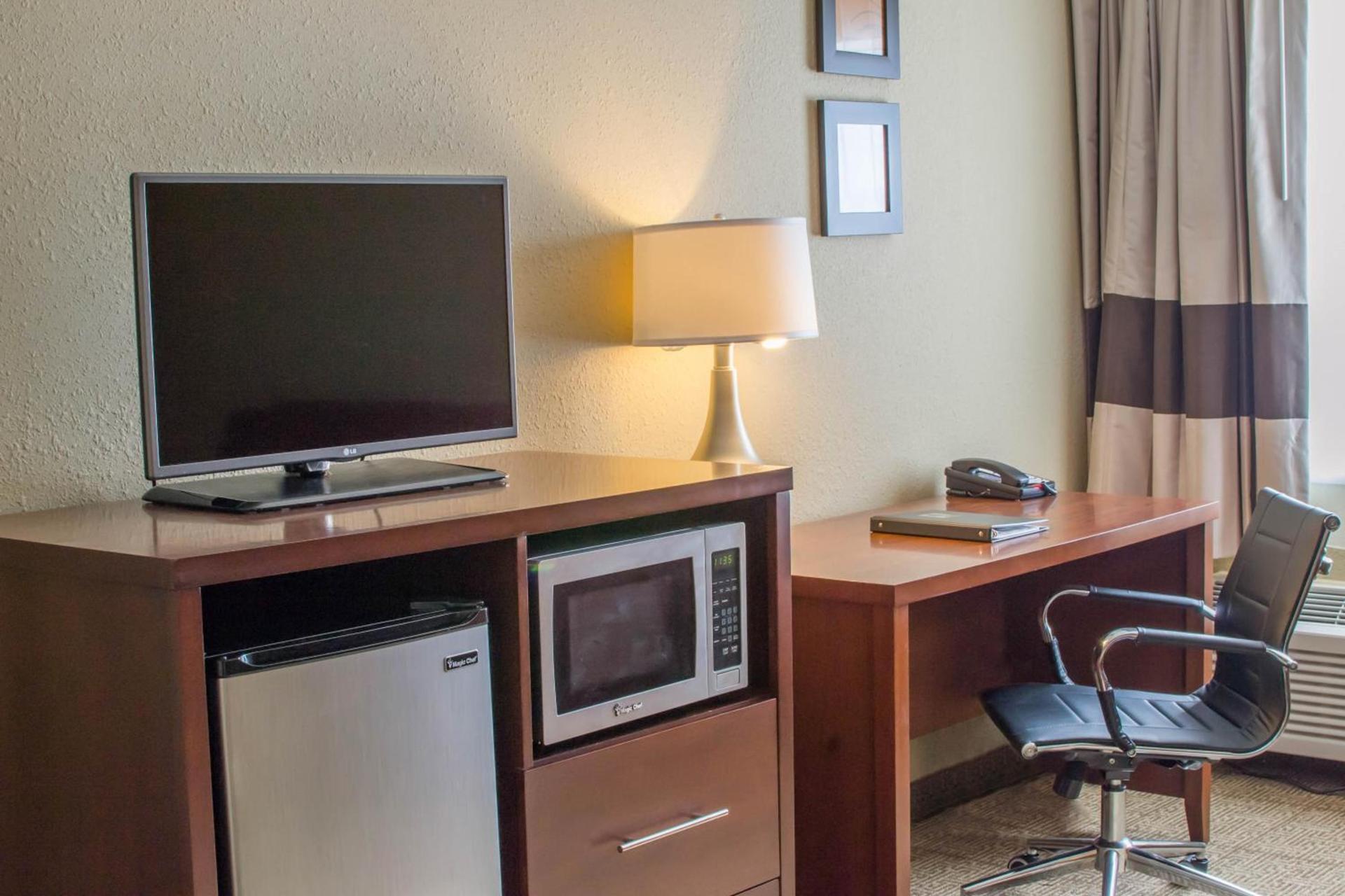 Comfort Inn Mayfield Heights Cleveland East photo 53