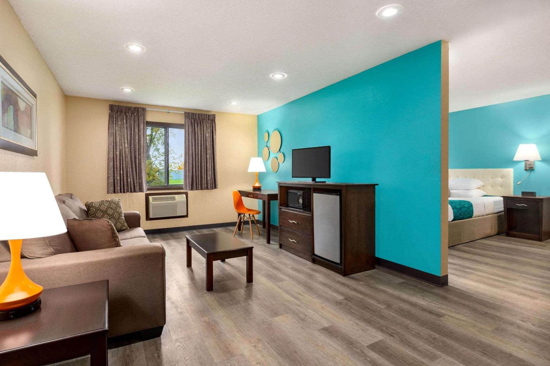 Howard Johnson by Wyndham Waterloo/Cedar Falls photo 12