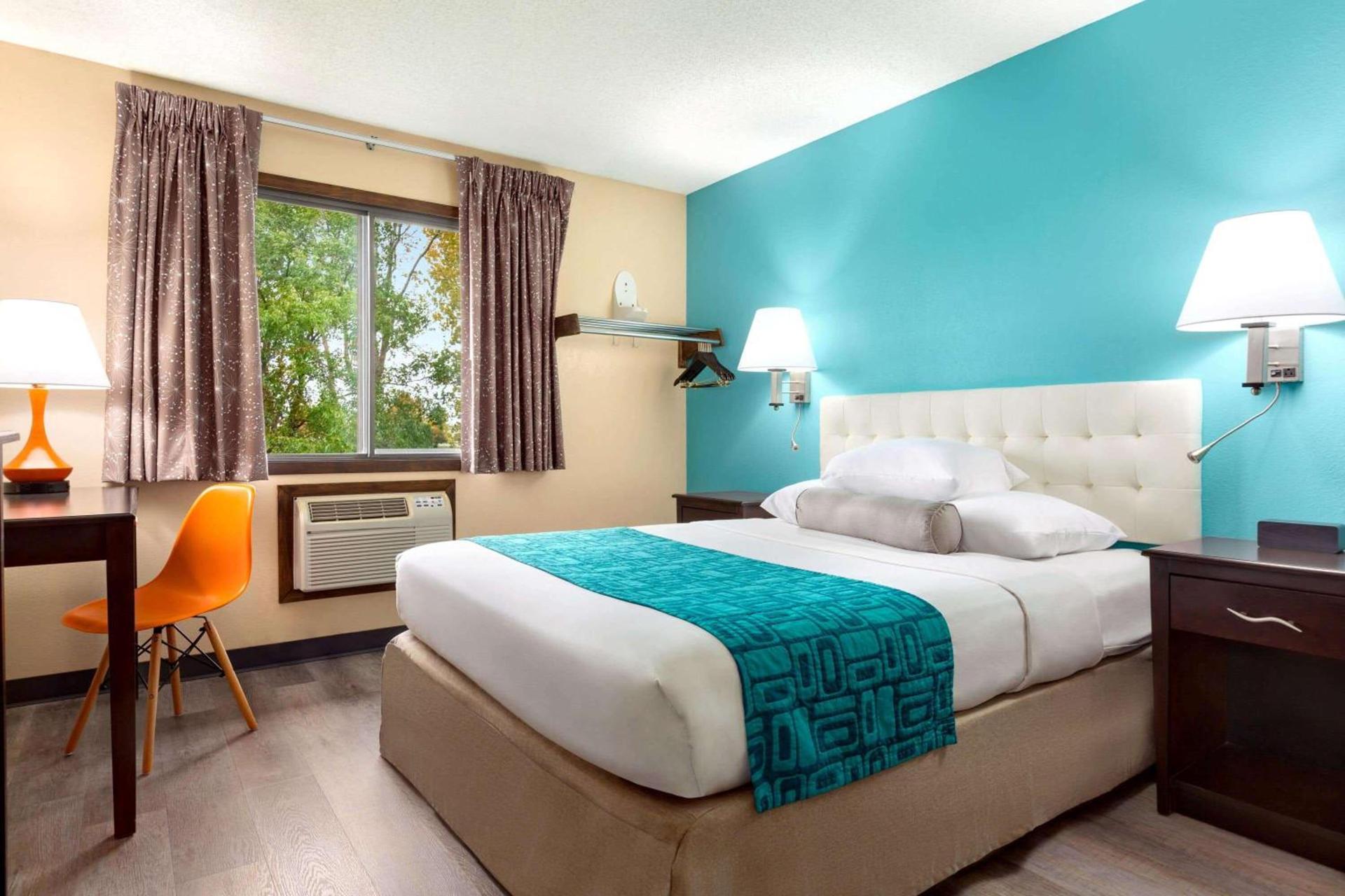 Howard Johnson by Wyndham Waterloo/Cedar Falls photo 5