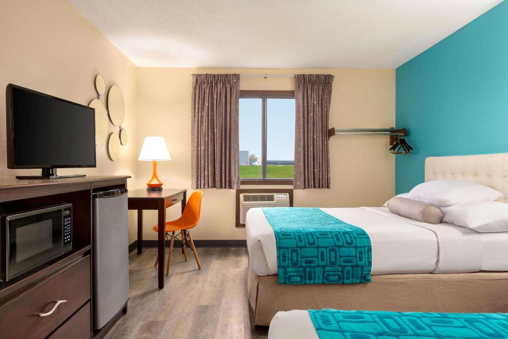 Howard Johnson by Wyndham Waterloo/Cedar Falls photo 16