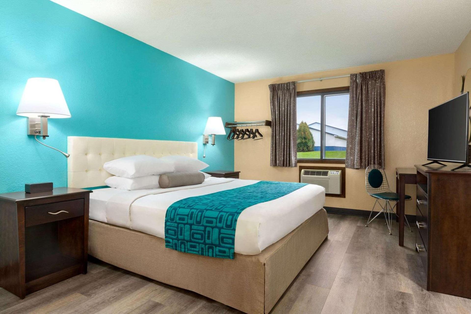 Howard Johnson by Wyndham Waterloo/Cedar Falls photo 21