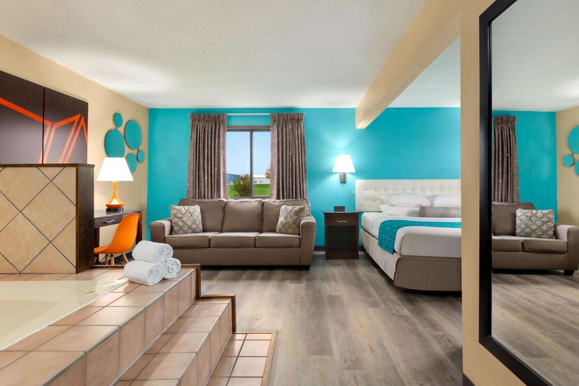 Howard Johnson by Wyndham Waterloo/Cedar Falls photo 23