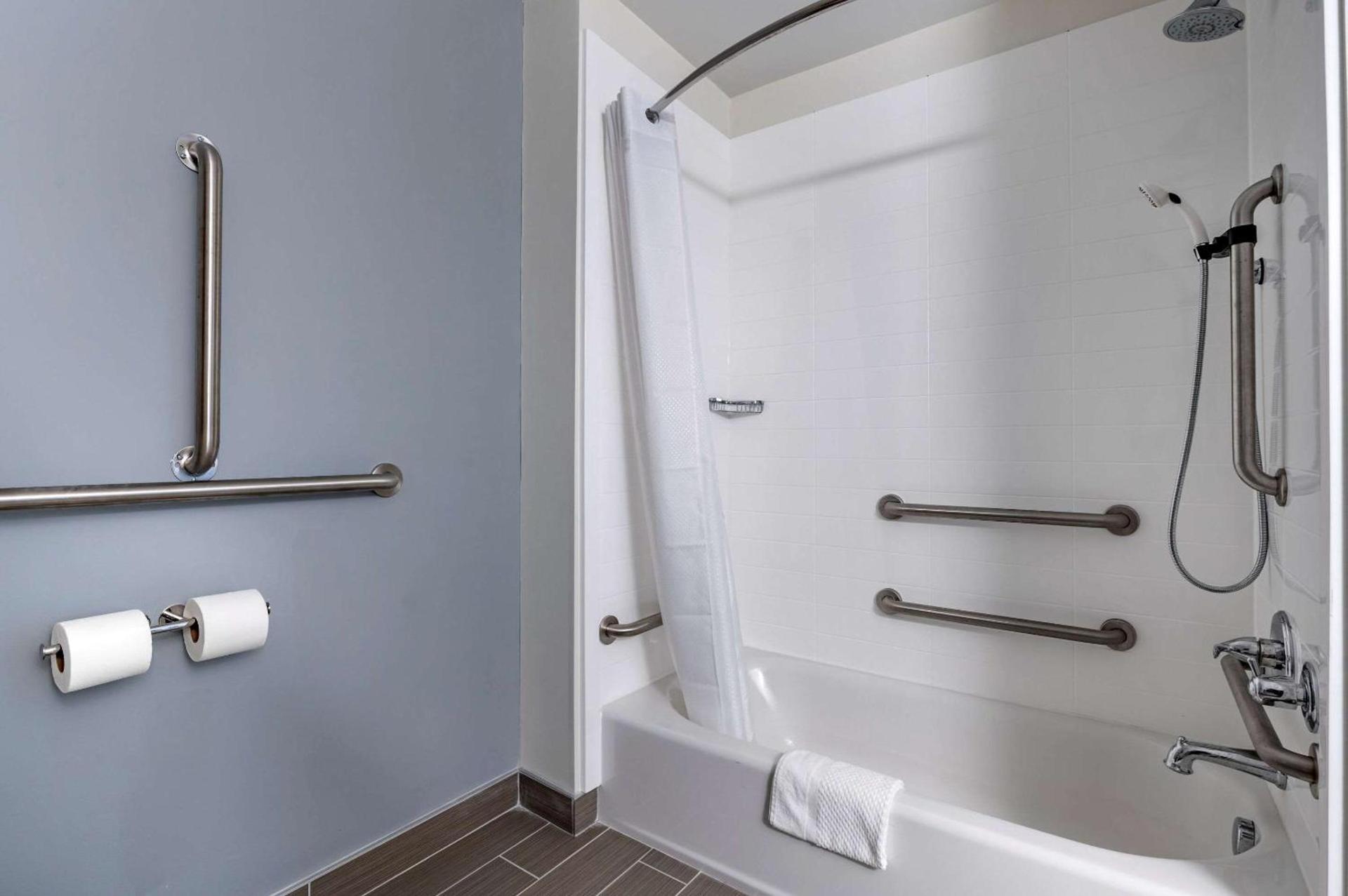 MainStay Suites Georgetown Lexington North photo 18