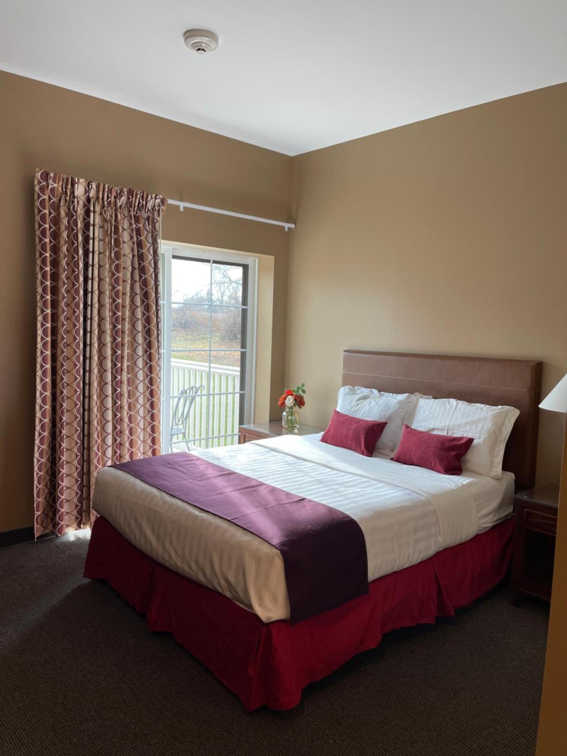 Brinton Suites photo 30