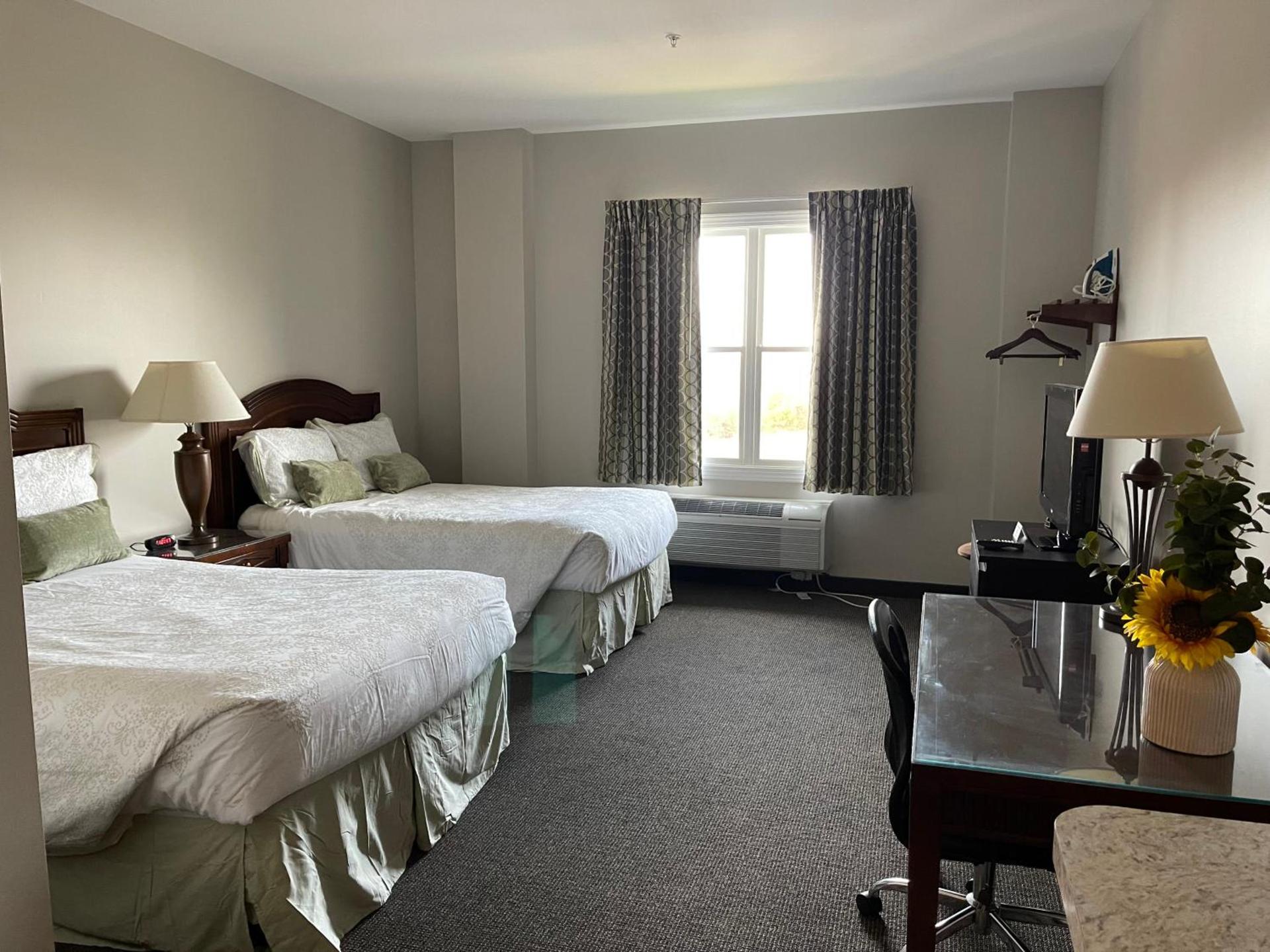 Brinton Suites photo 32